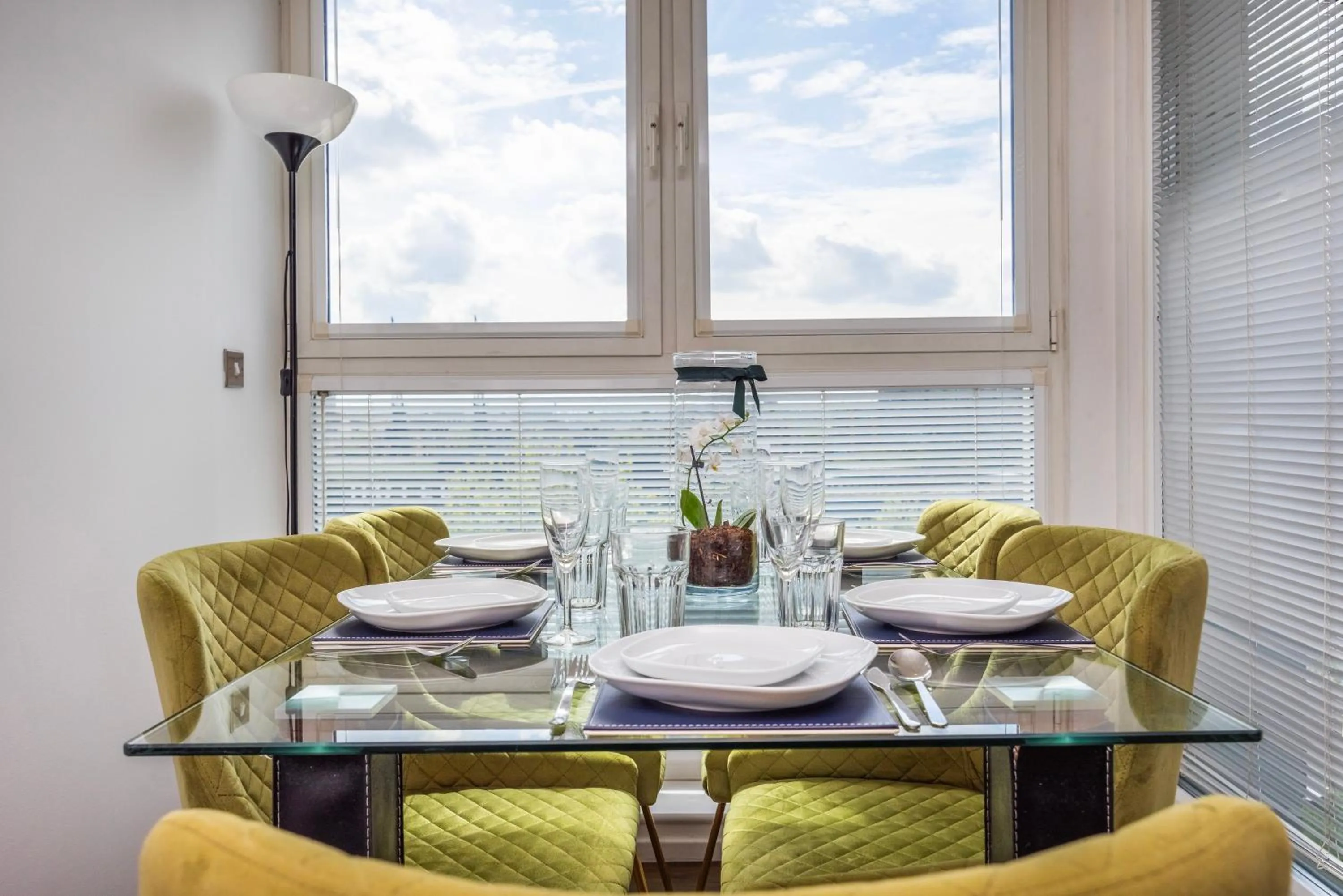 Dining area in Austin David Apartments ExCeL