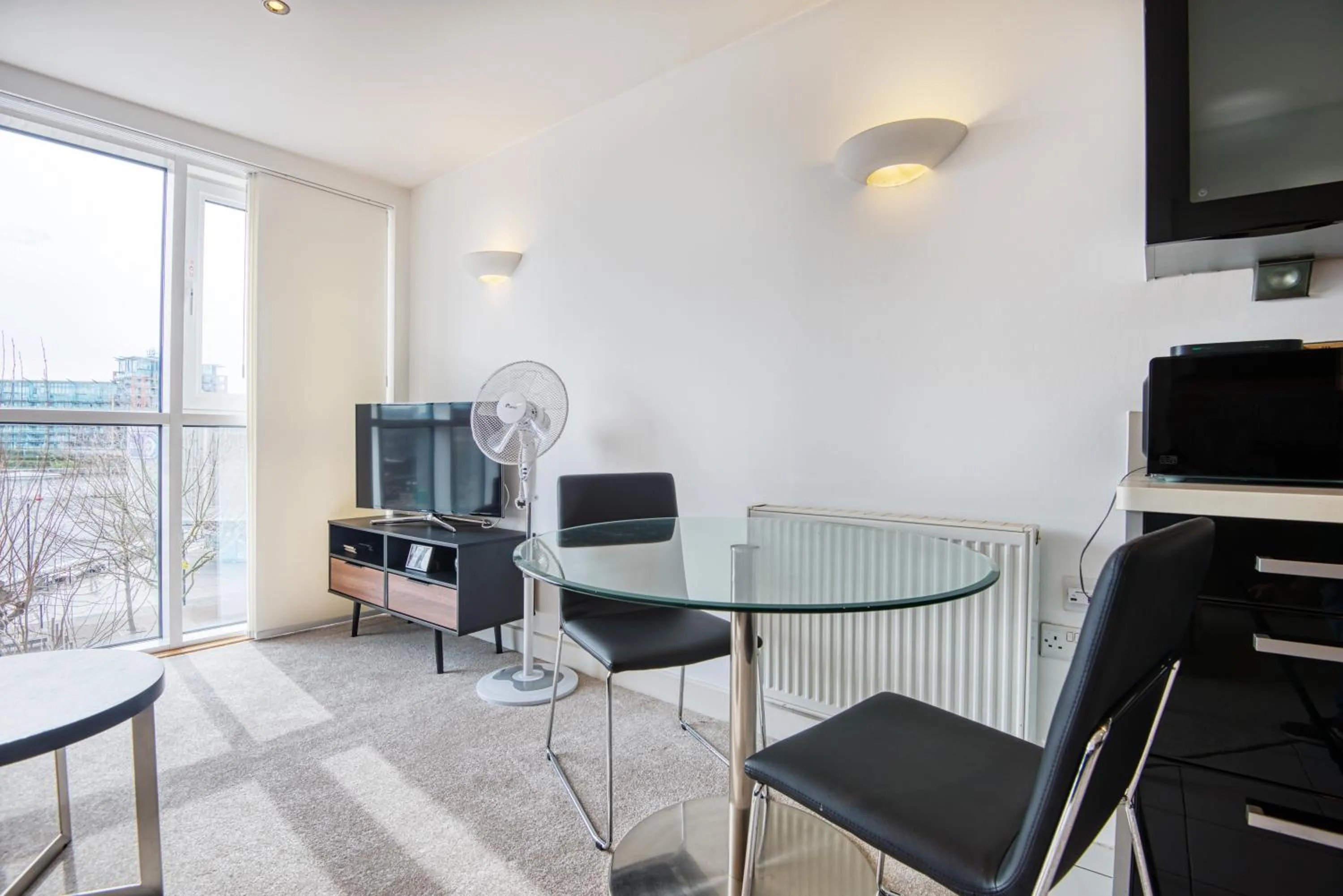 TV and multimedia in Austin David Apartments ExCeL