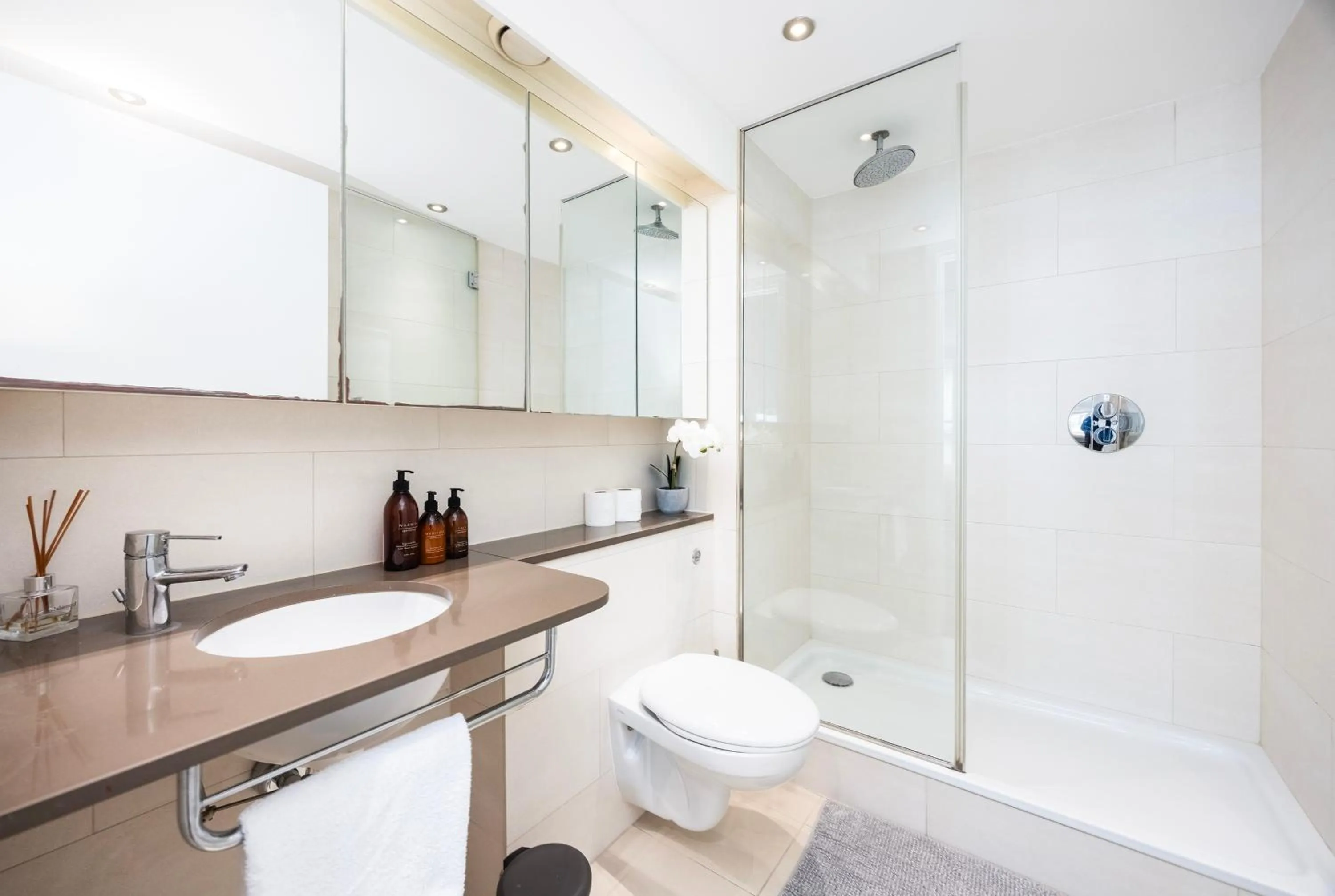 Bathroom in Austin David Apartments ExCeL