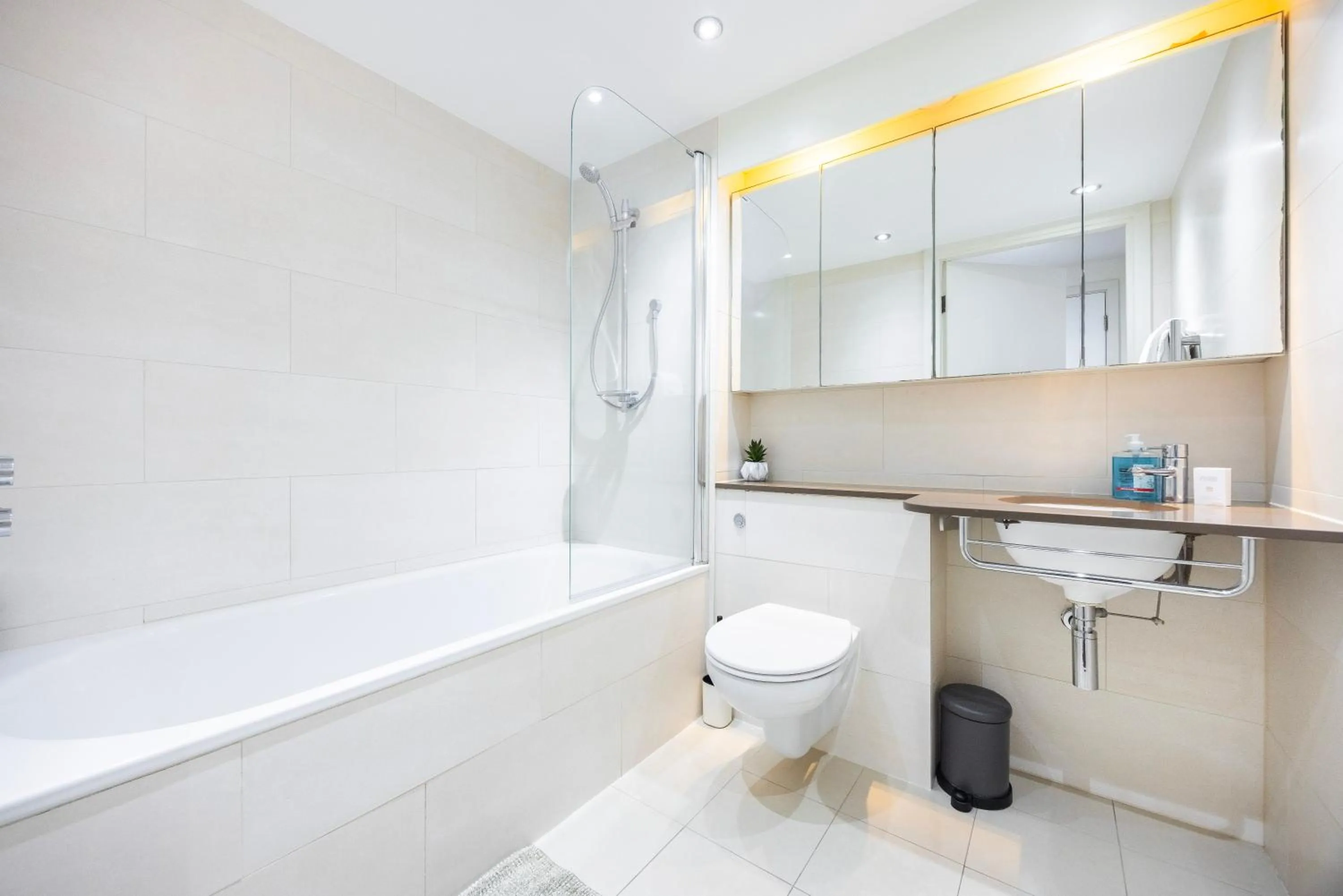 Bathroom in Austin David Apartments ExCeL