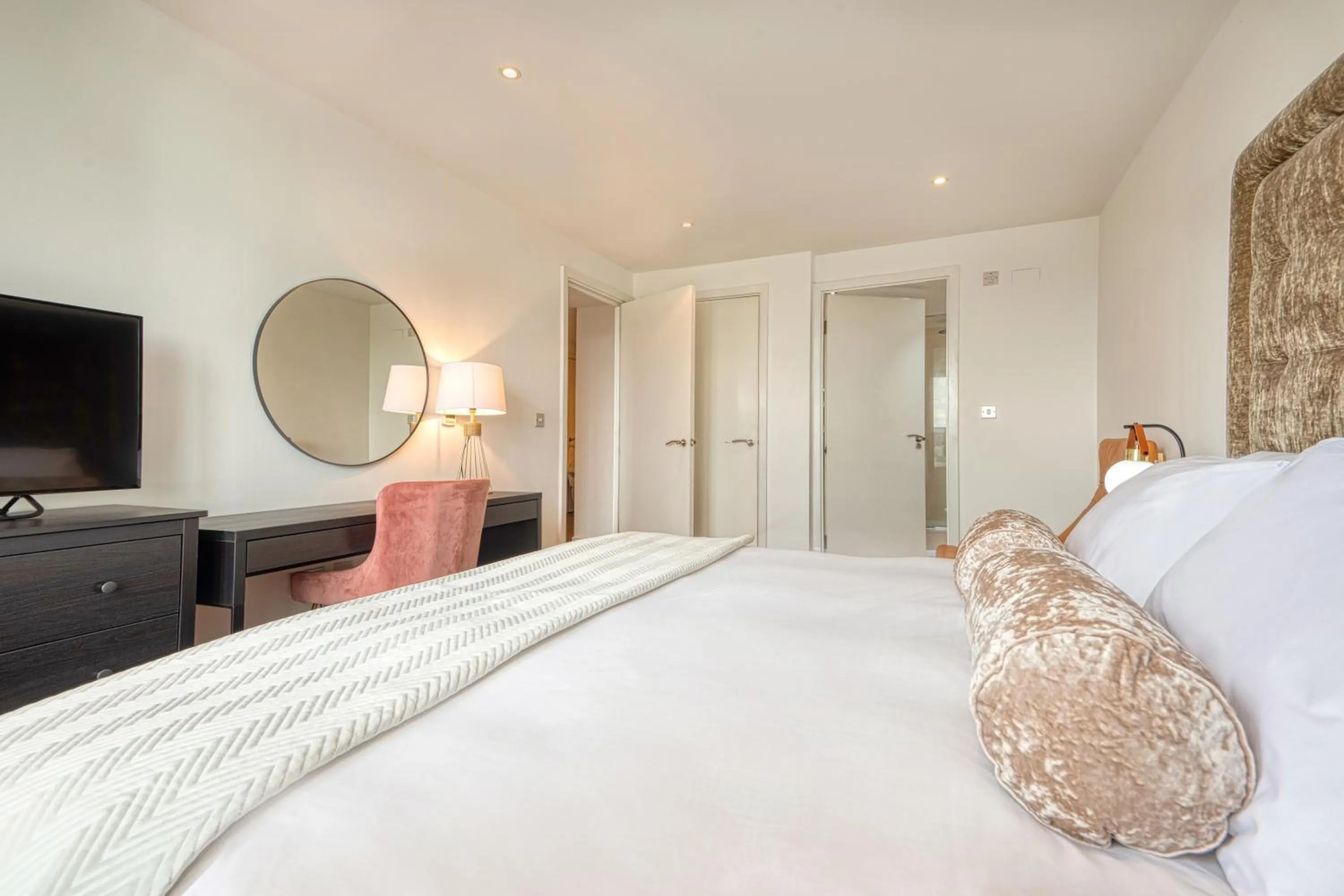 Bed in Austin David Apartments ExCeL