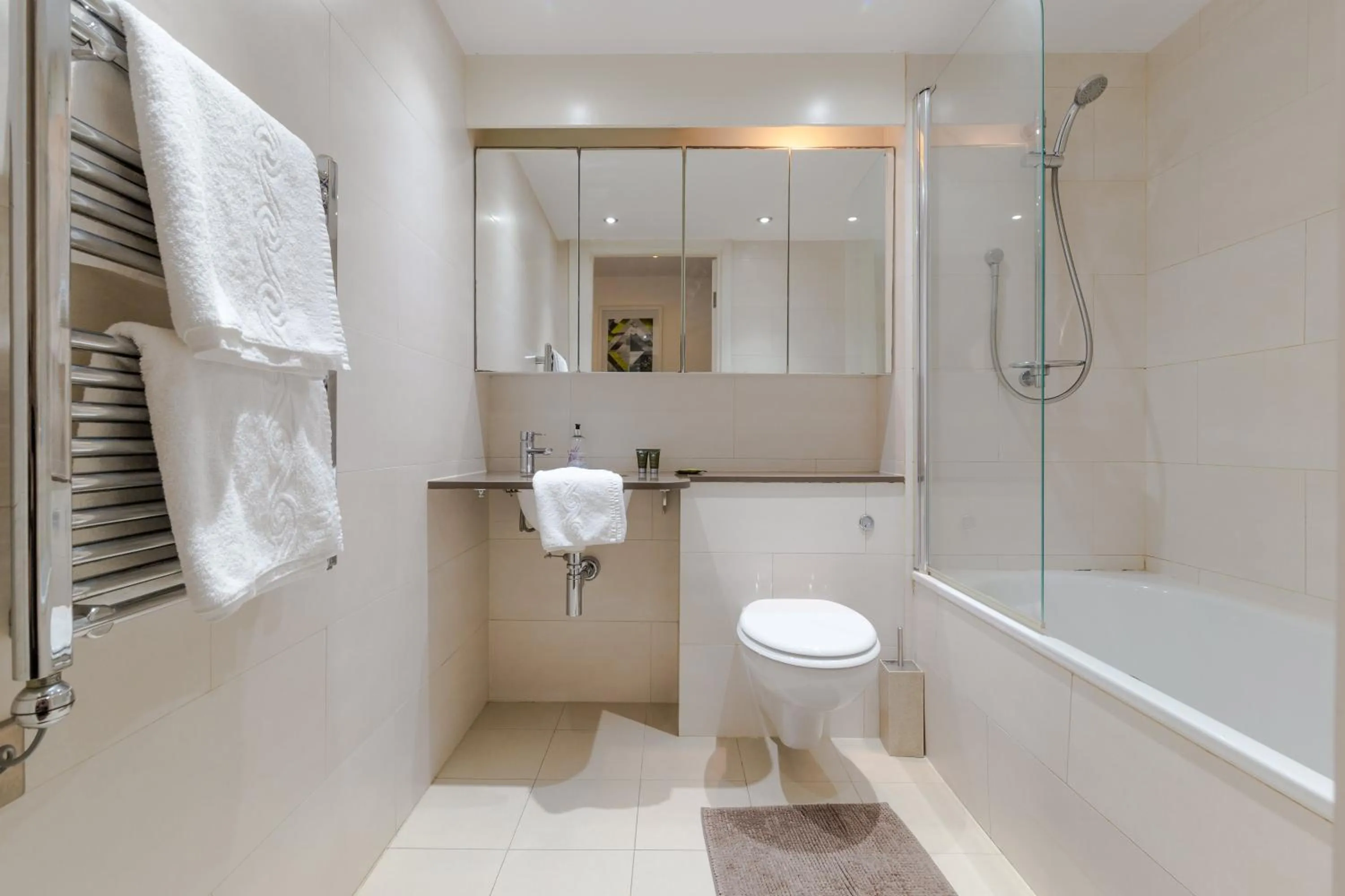 Bathroom in Austin David Apartments ExCeL