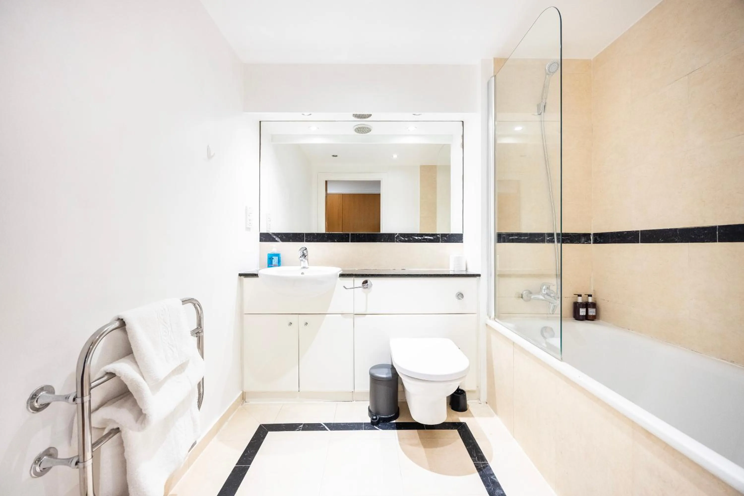 Bathroom in Austin David Apartments ExCeL