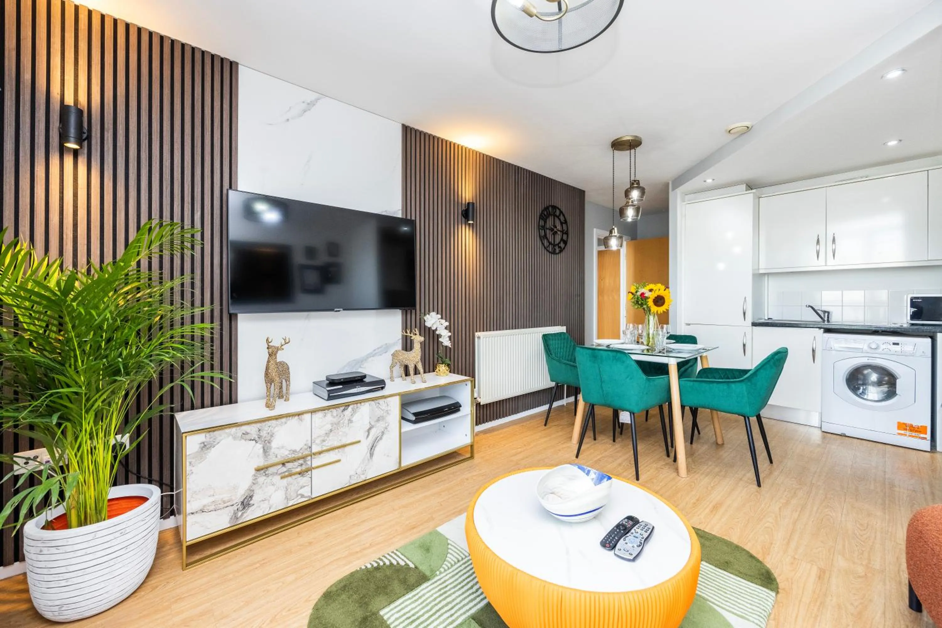 TV and multimedia in Austin David Apartments ExCeL