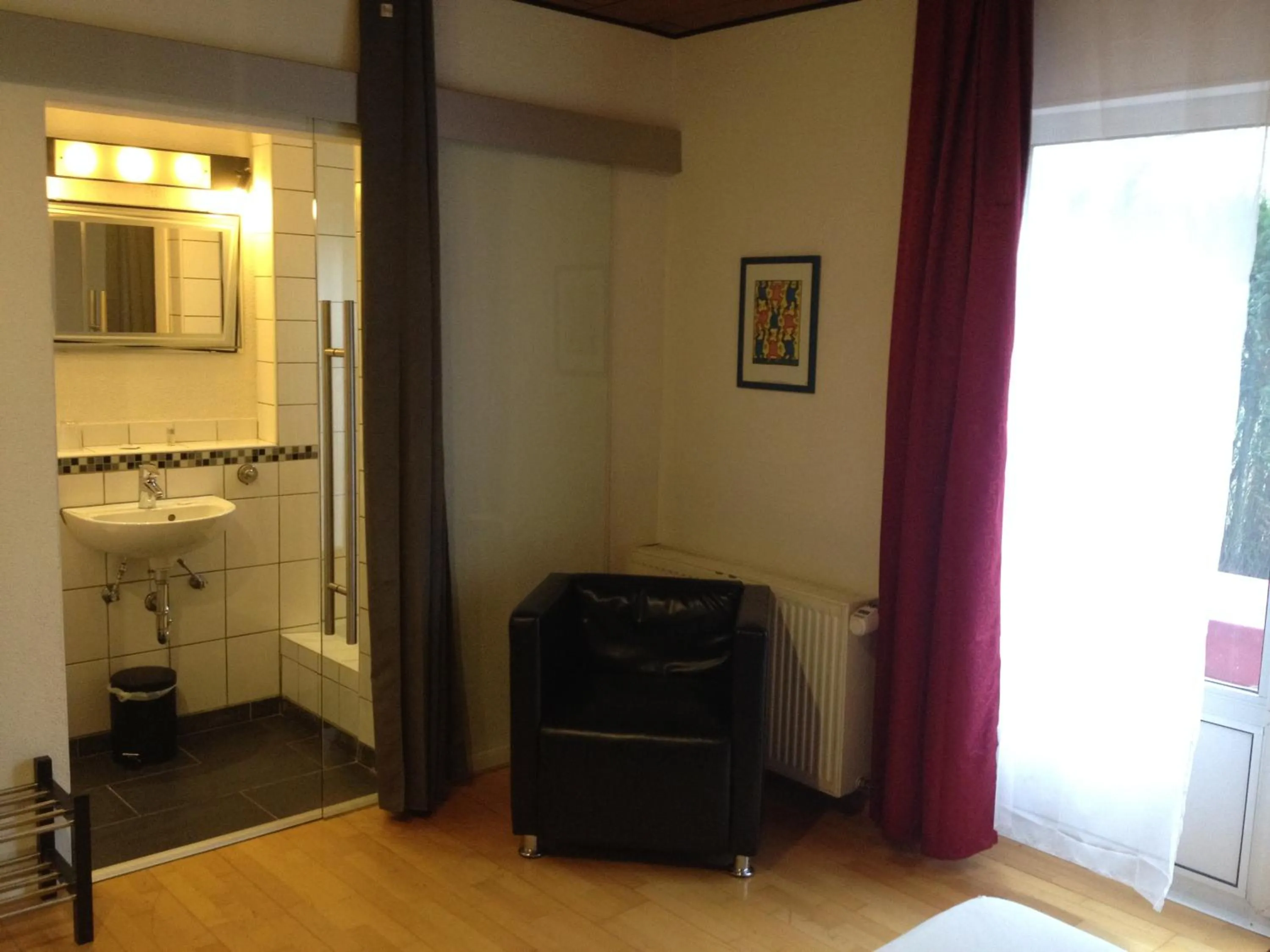 Photo of the whole room in Hotel Saarland Lebach