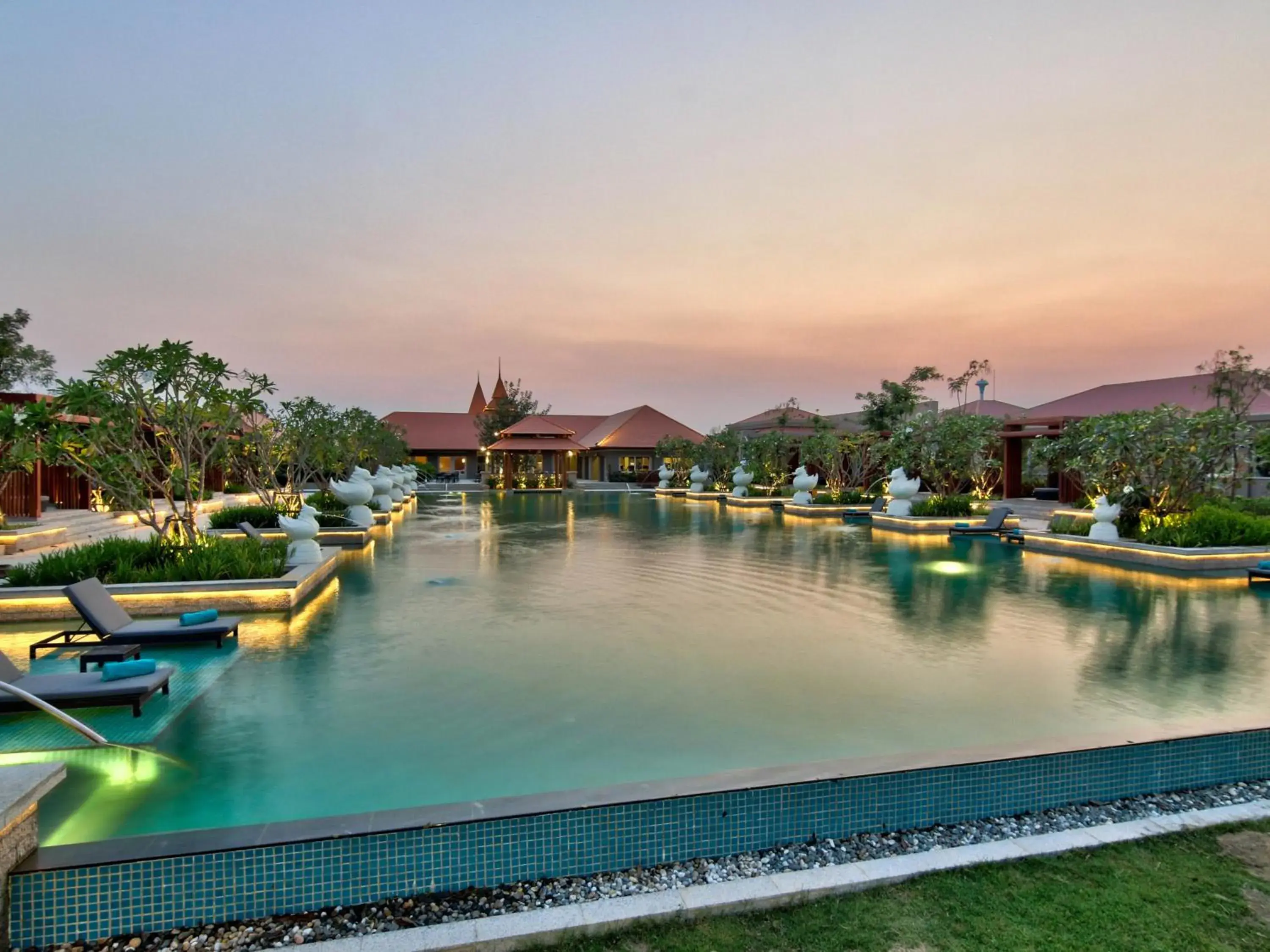 Swimming pool in Hilton Nay Pyi Taw Swimming pool in Hilton Nay Pyi Taw
