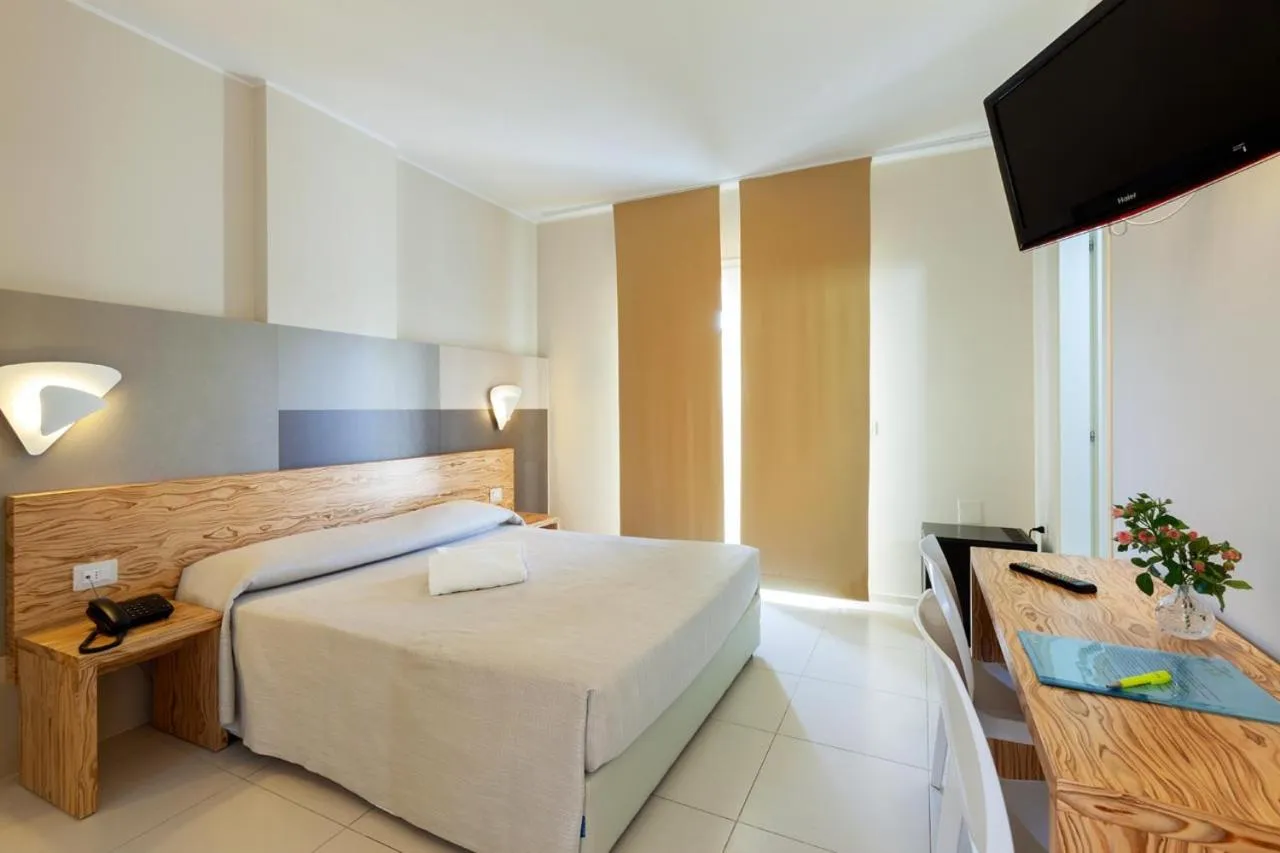 Photo of the whole room, Bed in Hotel la Spiaggia