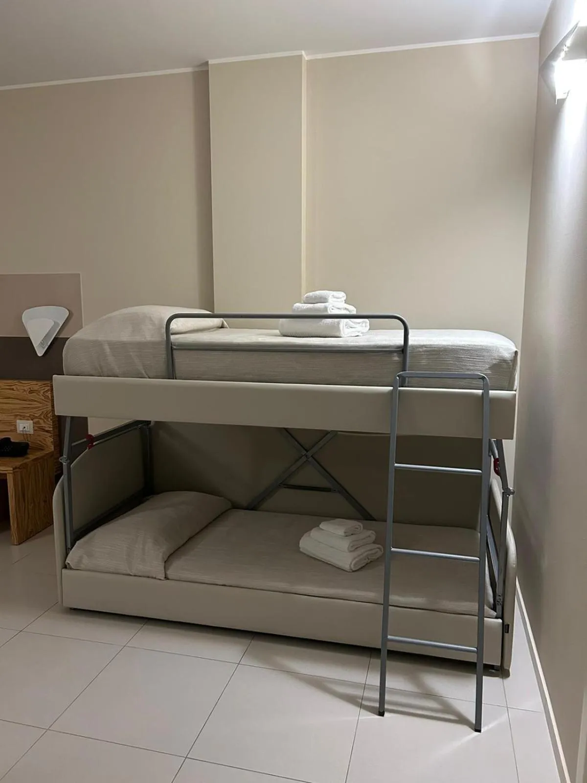 bunk bed, Bed in Hotel la Spiaggia