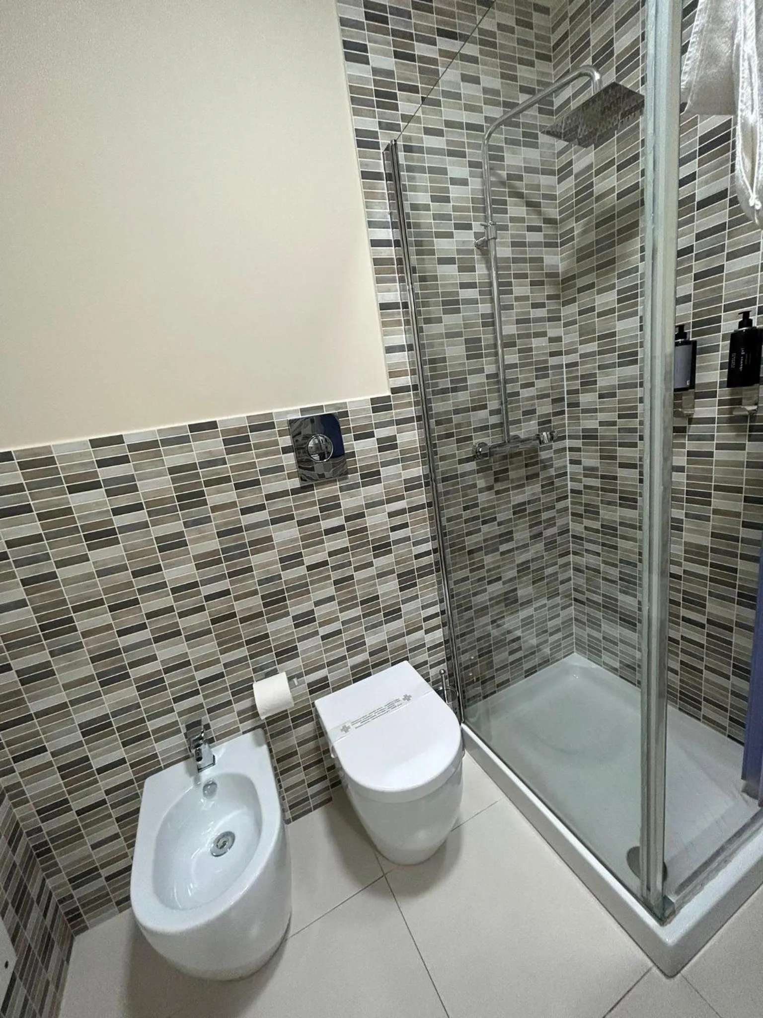 Shower in Hotel la Spiaggia