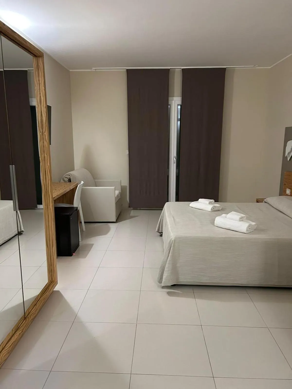 Bedroom, Bed in Hotel la Spiaggia