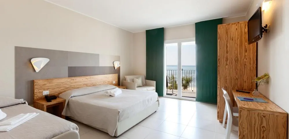 Photo of the whole room, Bed in Hotel la Spiaggia