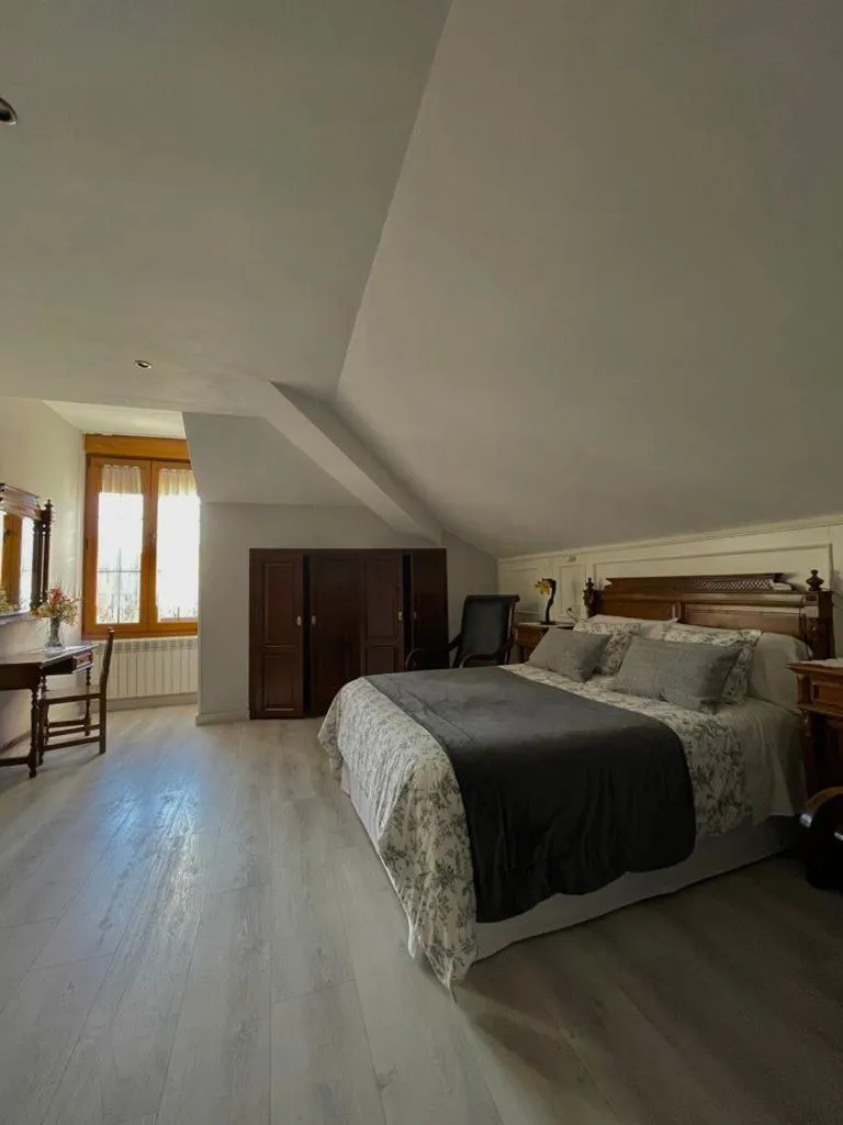 Photo of the whole room, Bed in Hotel Rural El Torrejon
