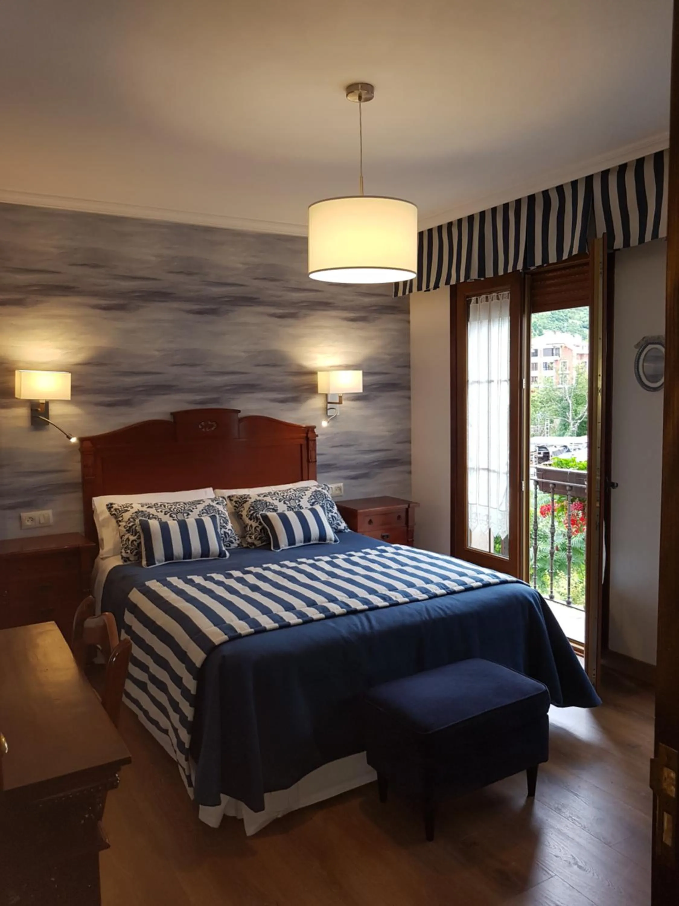 Property building, Bed in Hotel Rural El Torrejon