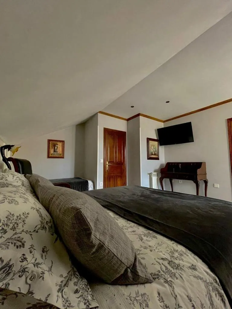 Photo of the whole room, Bed in Hotel Rural El Torrejon