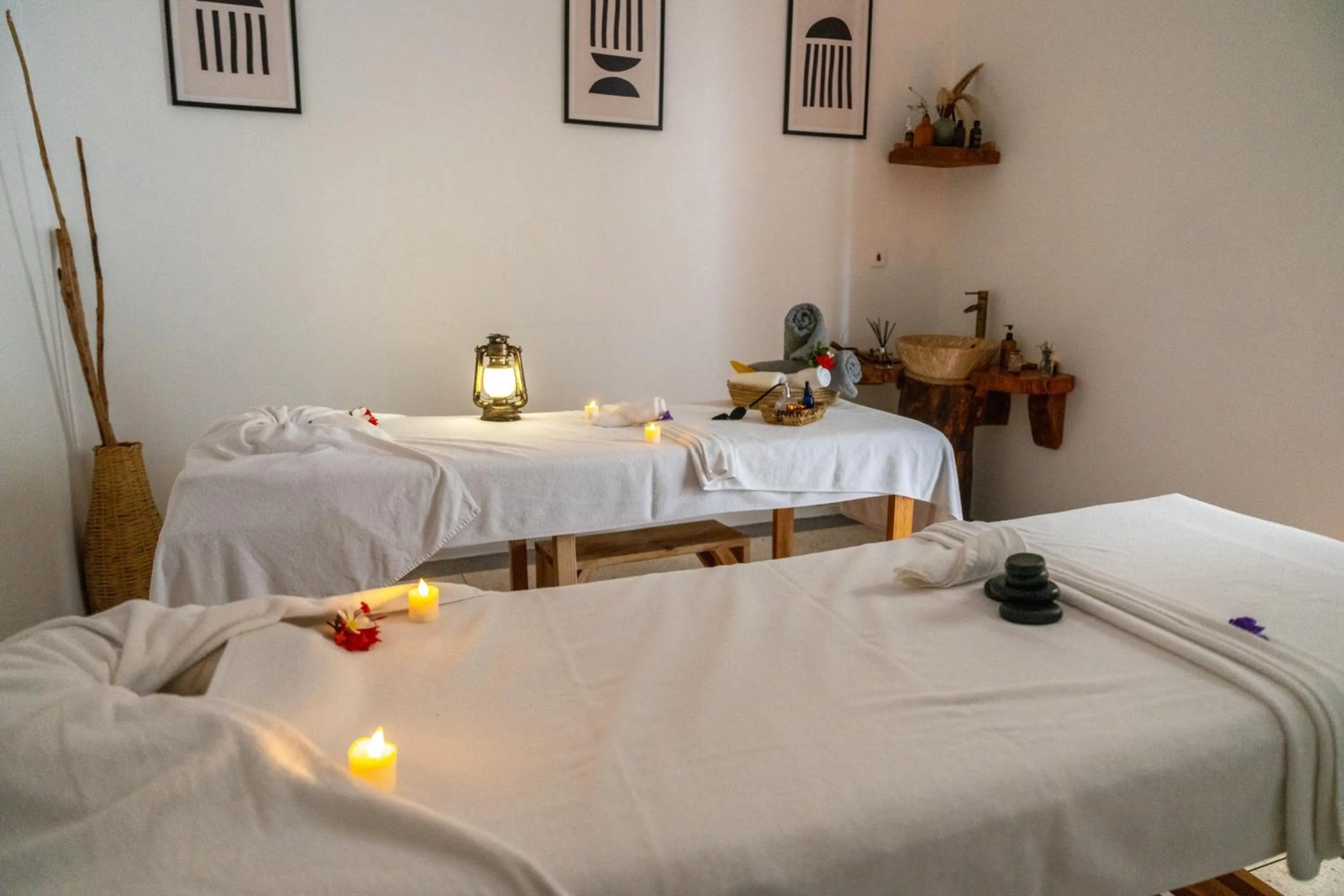 Spa and wellness centre/facilities, Bed in The Bali Resort Zanzibar