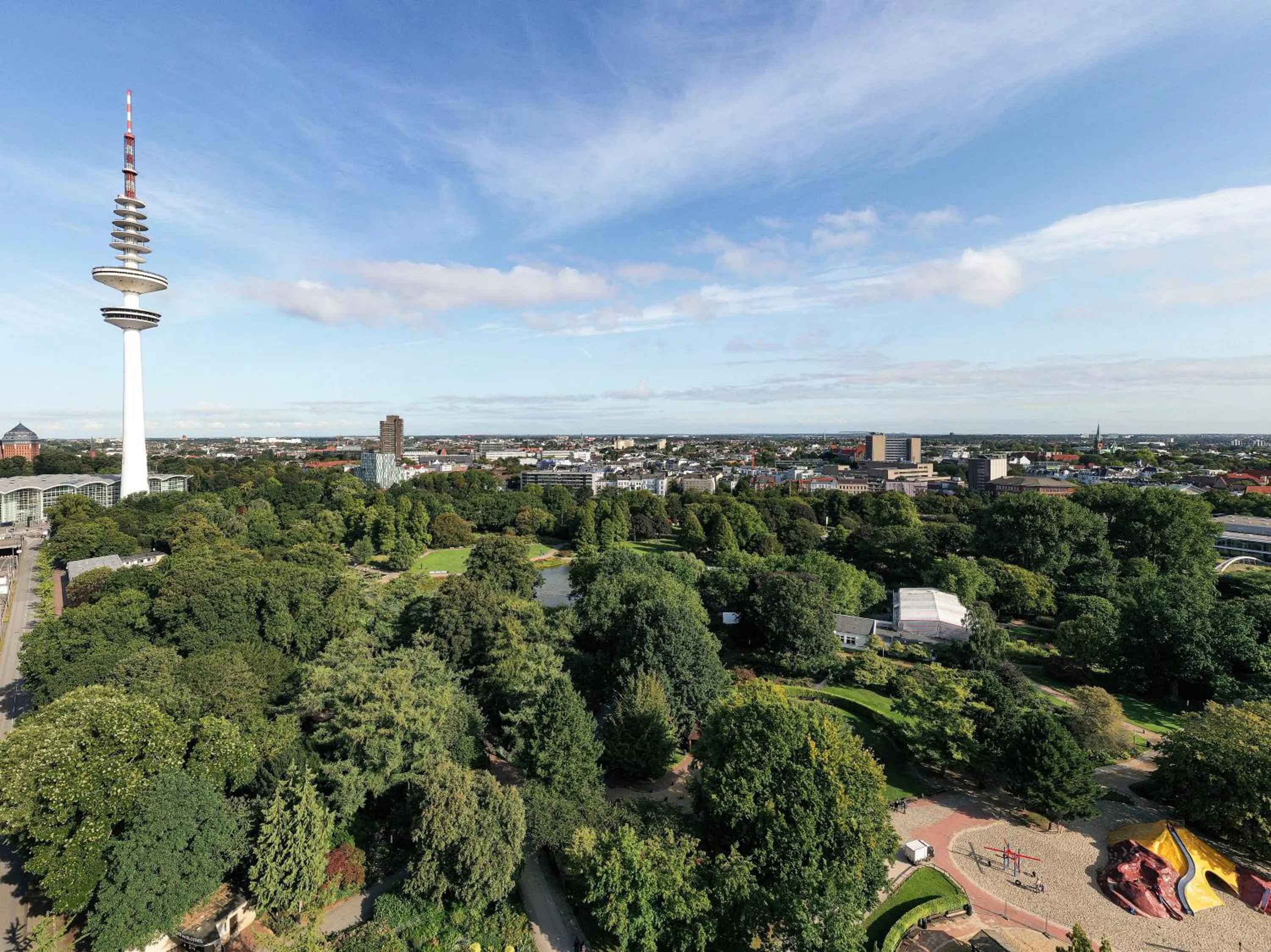 Staff in IntercityHotel Hamburg Dammtor-Messe