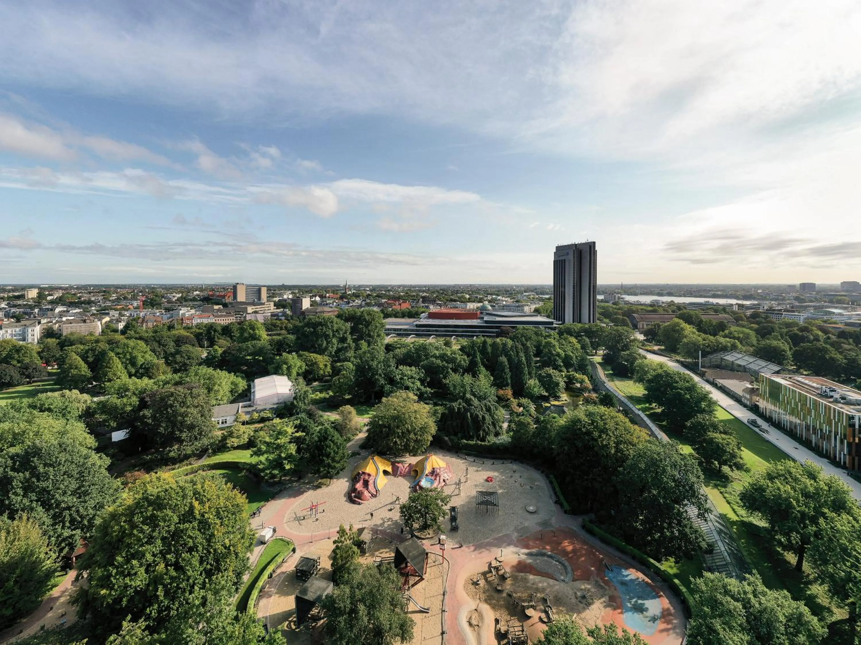 Staff in IntercityHotel Hamburg Dammtor-Messe