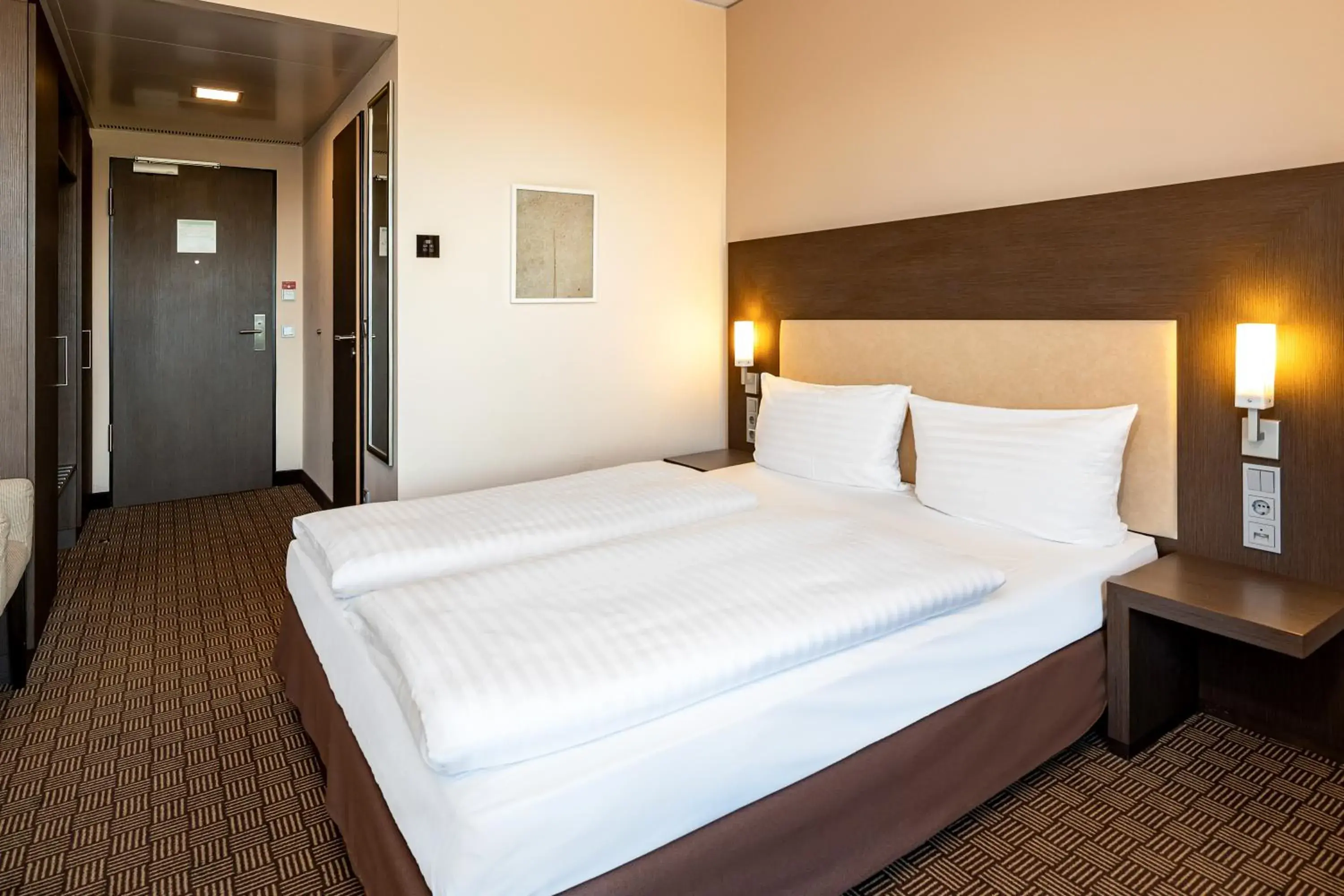 Bed in IntercityHotel Hamburg Dammtor-Messe Bed in IntercityHotel Hamburg Dammtor-Messe