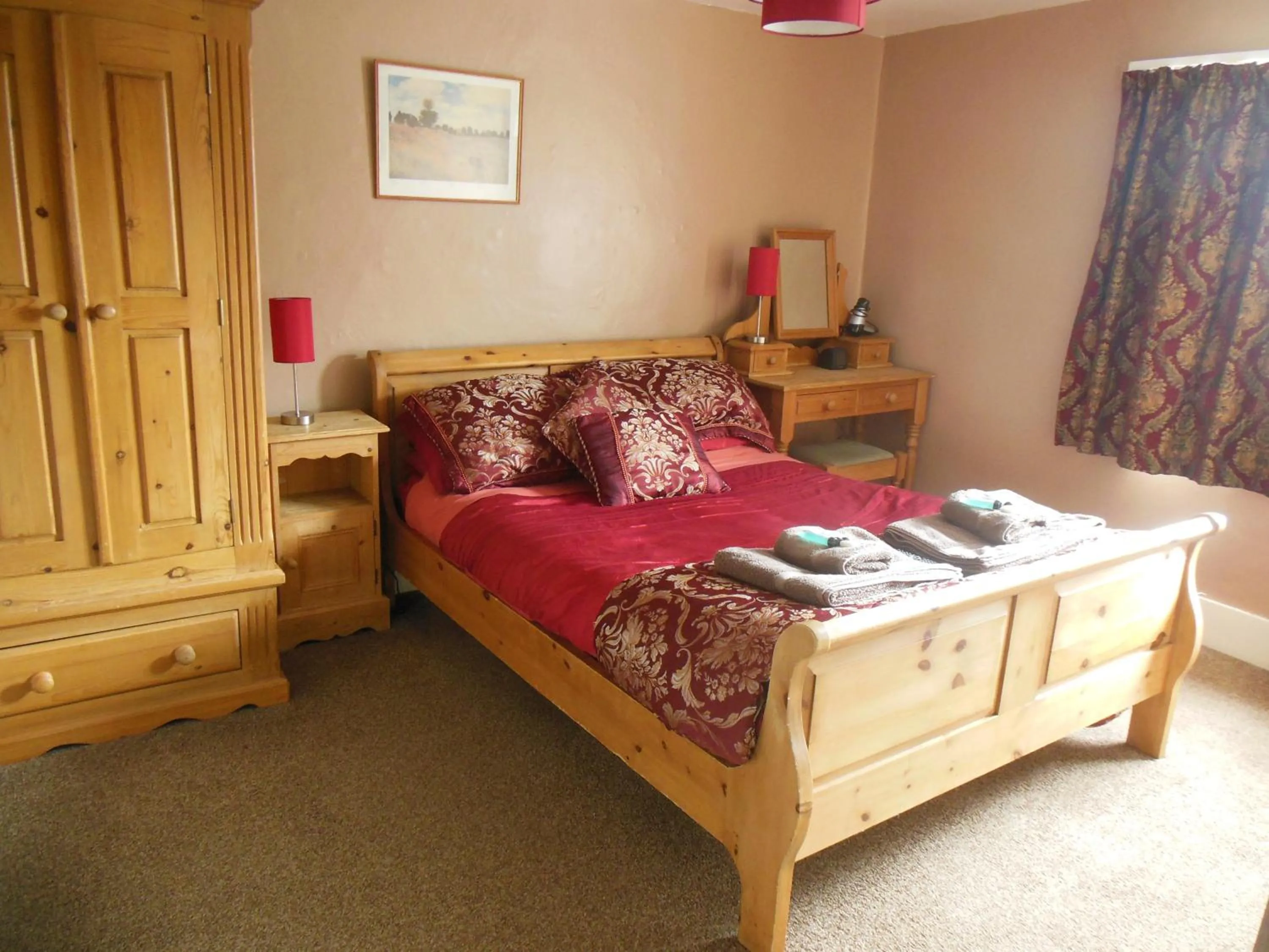 Bedroom in Lower Lode Inn