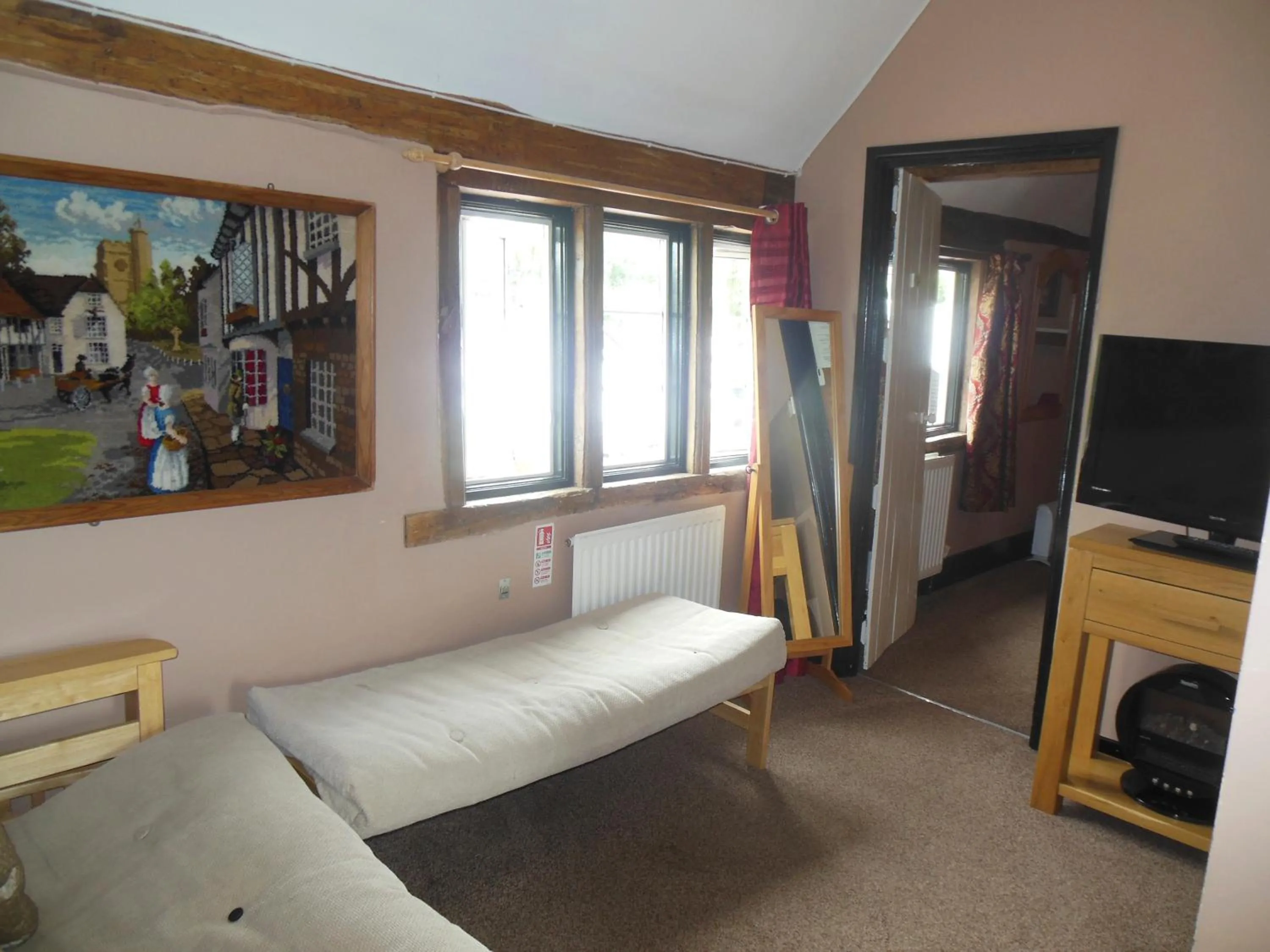 Bedroom in Lower Lode Inn