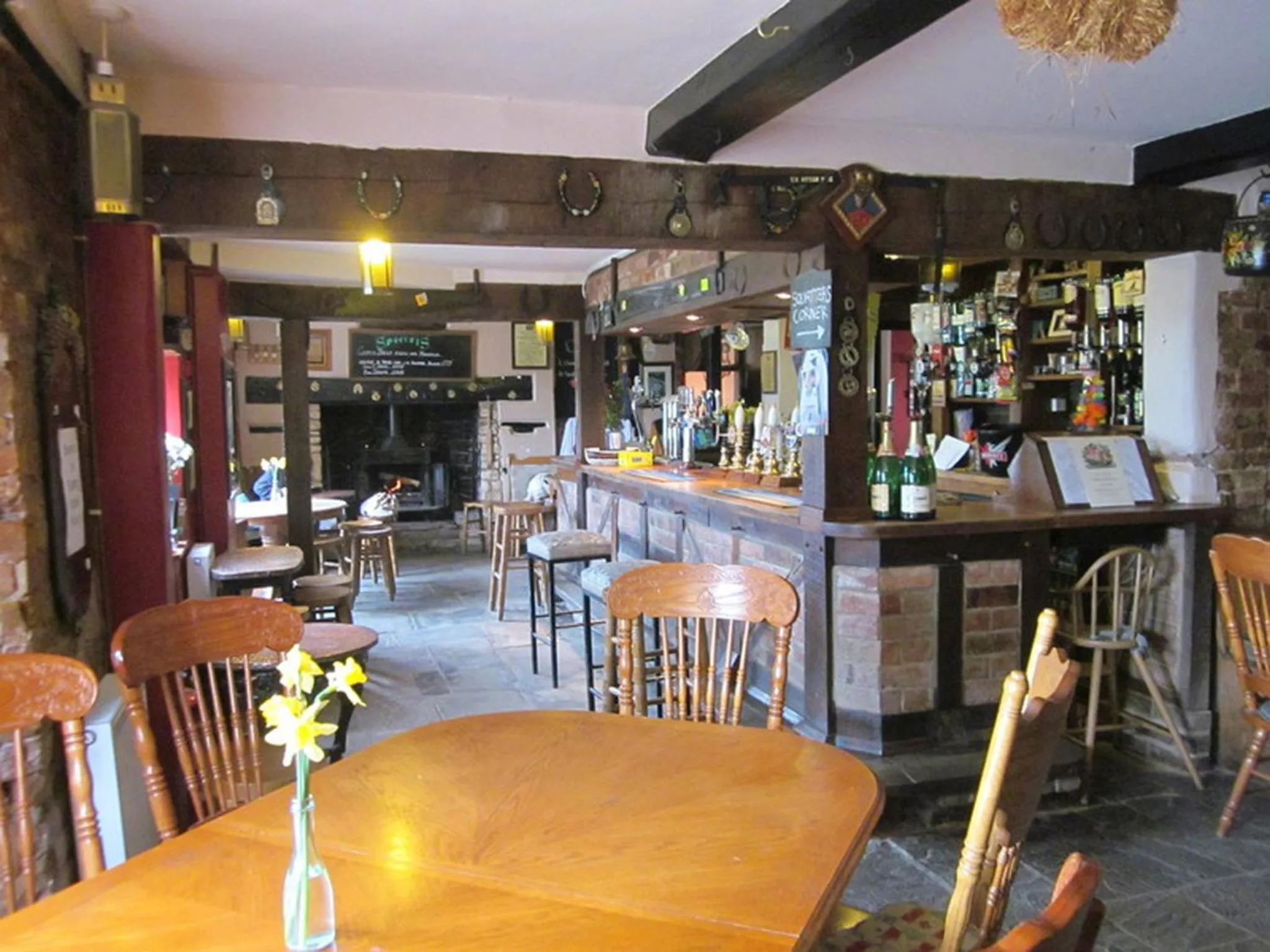 Lounge or bar in Lower Lode Inn