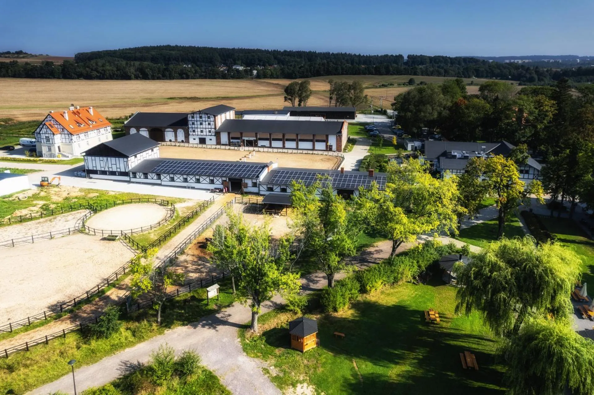 Property building in Dworzysko