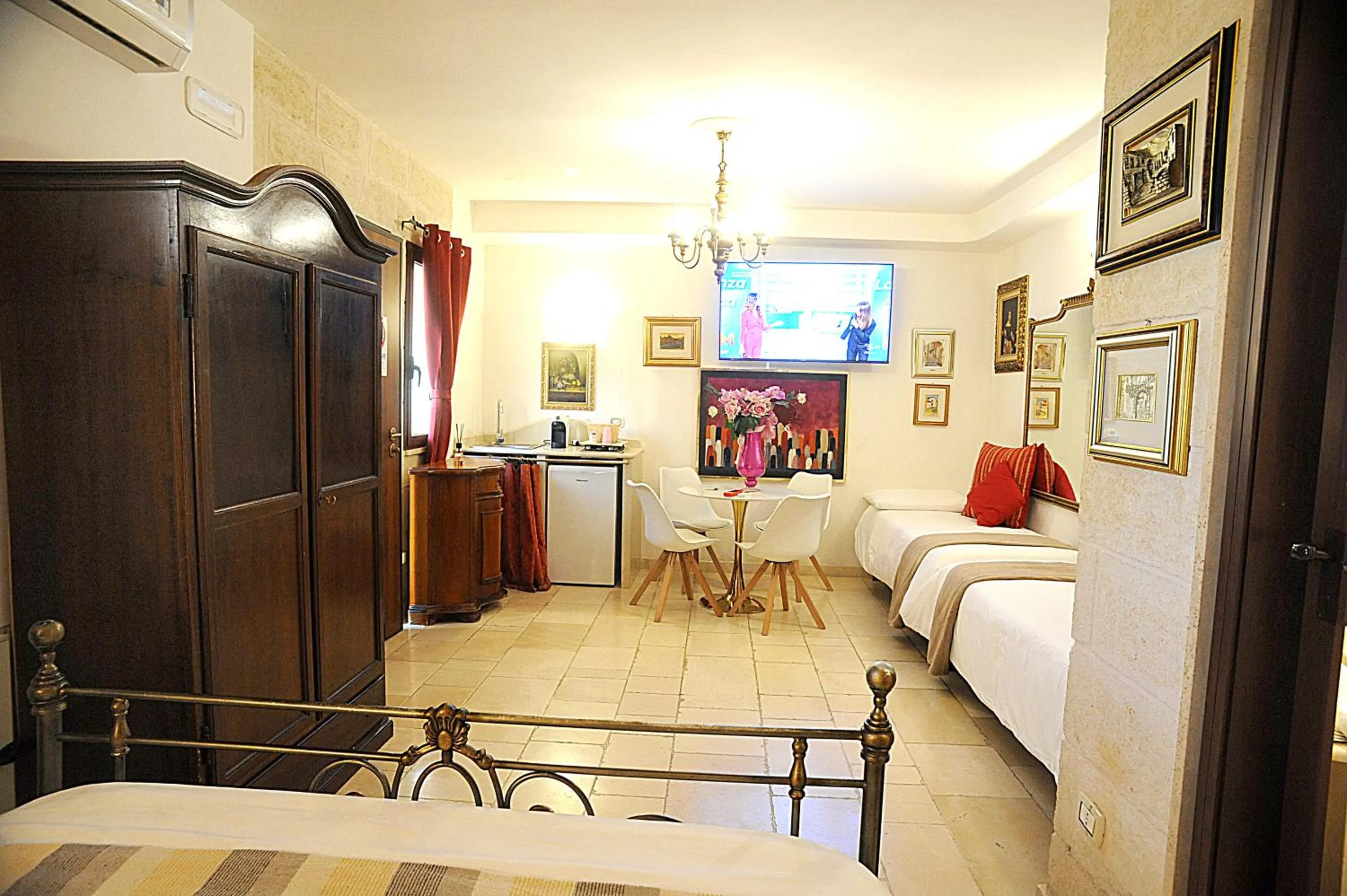 Photo of the whole room, Bed in B&B GianLuis