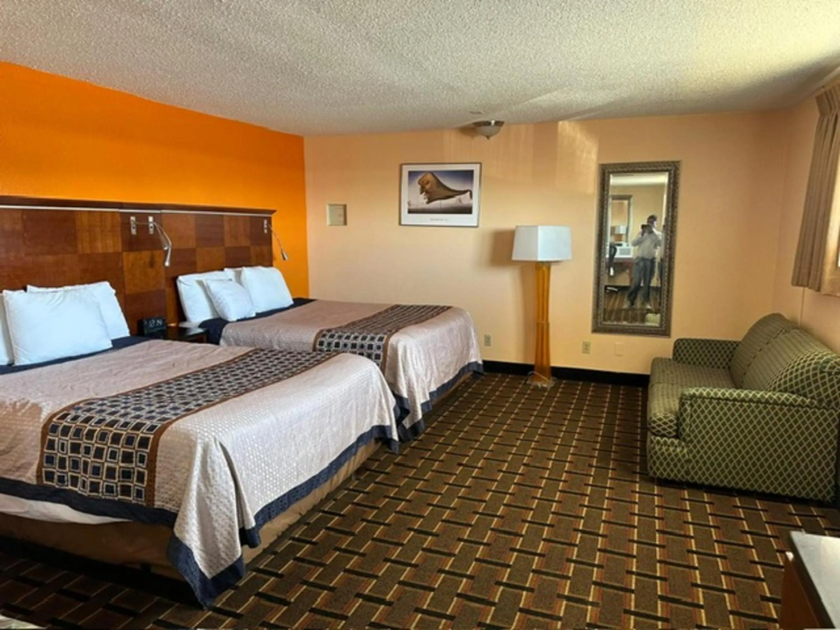 Bed in Stay Inn by OYO Near I 80 Lincoln West