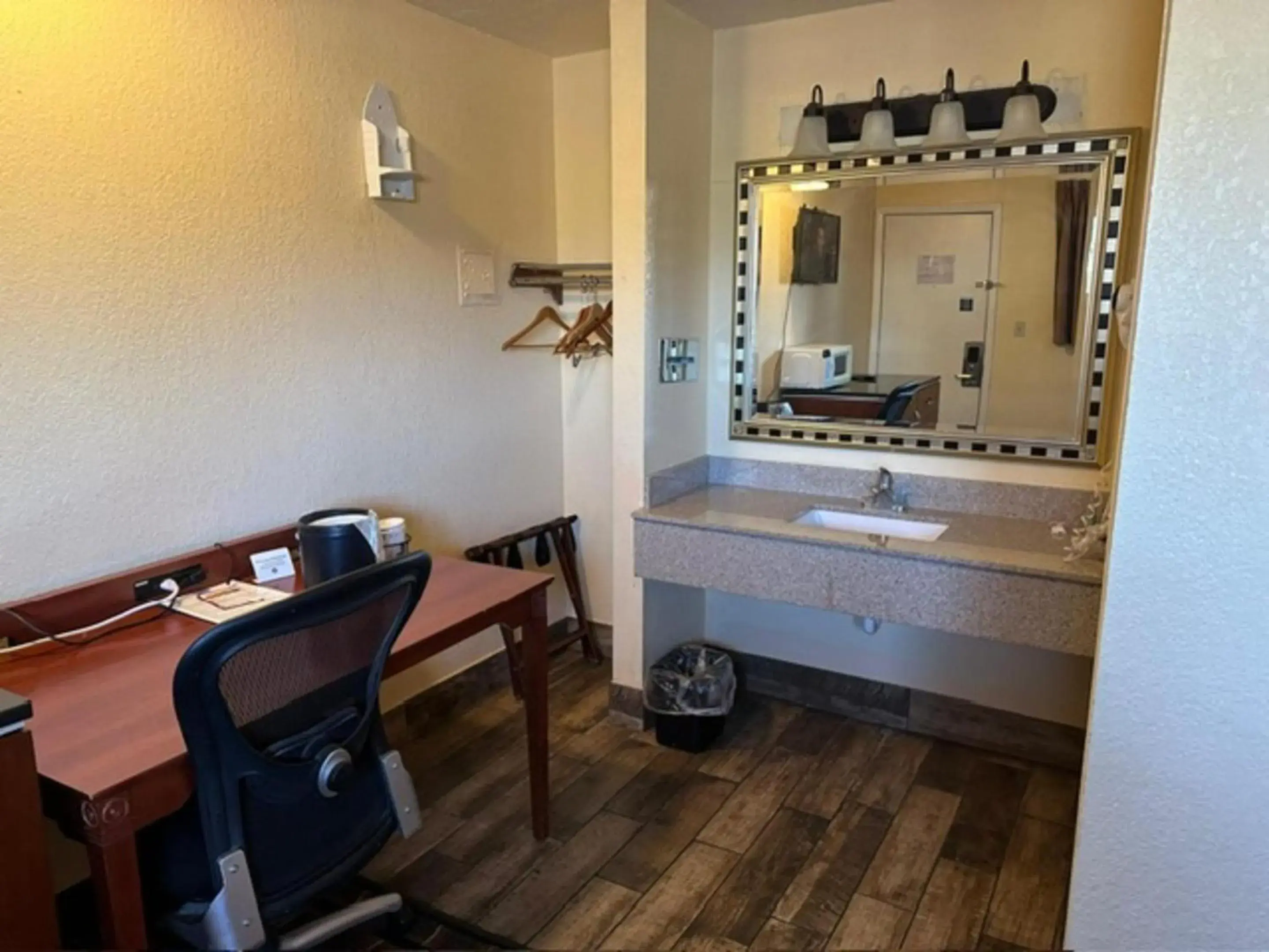 Bedroom in Stay Inn by OYO Near I 80 Lincoln West Bedroom in Stay Inn by OYO Near I 80 Lincoln West