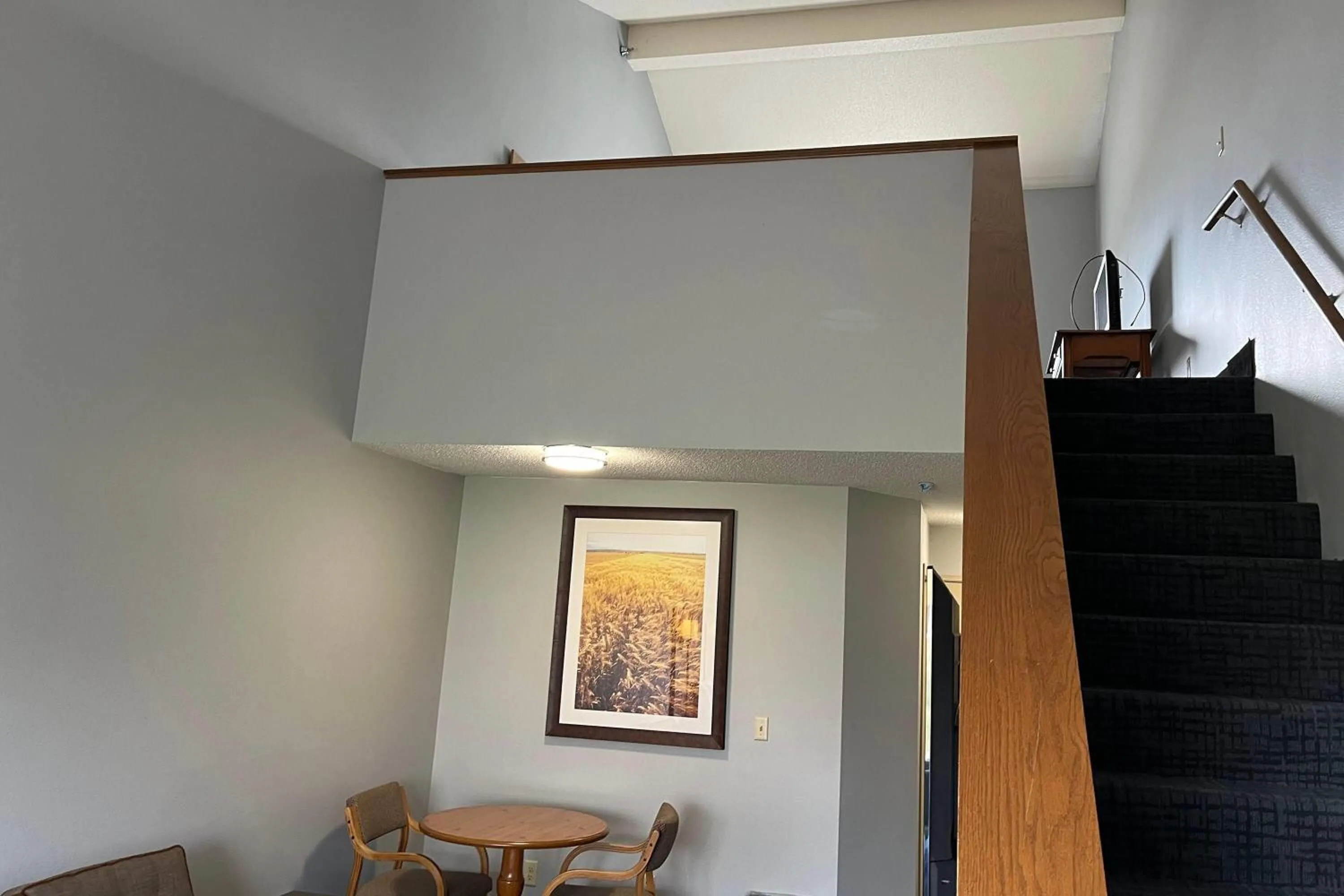 Photo of the whole room in Days Inn & Suites by Wyndham Williamsburg IA North