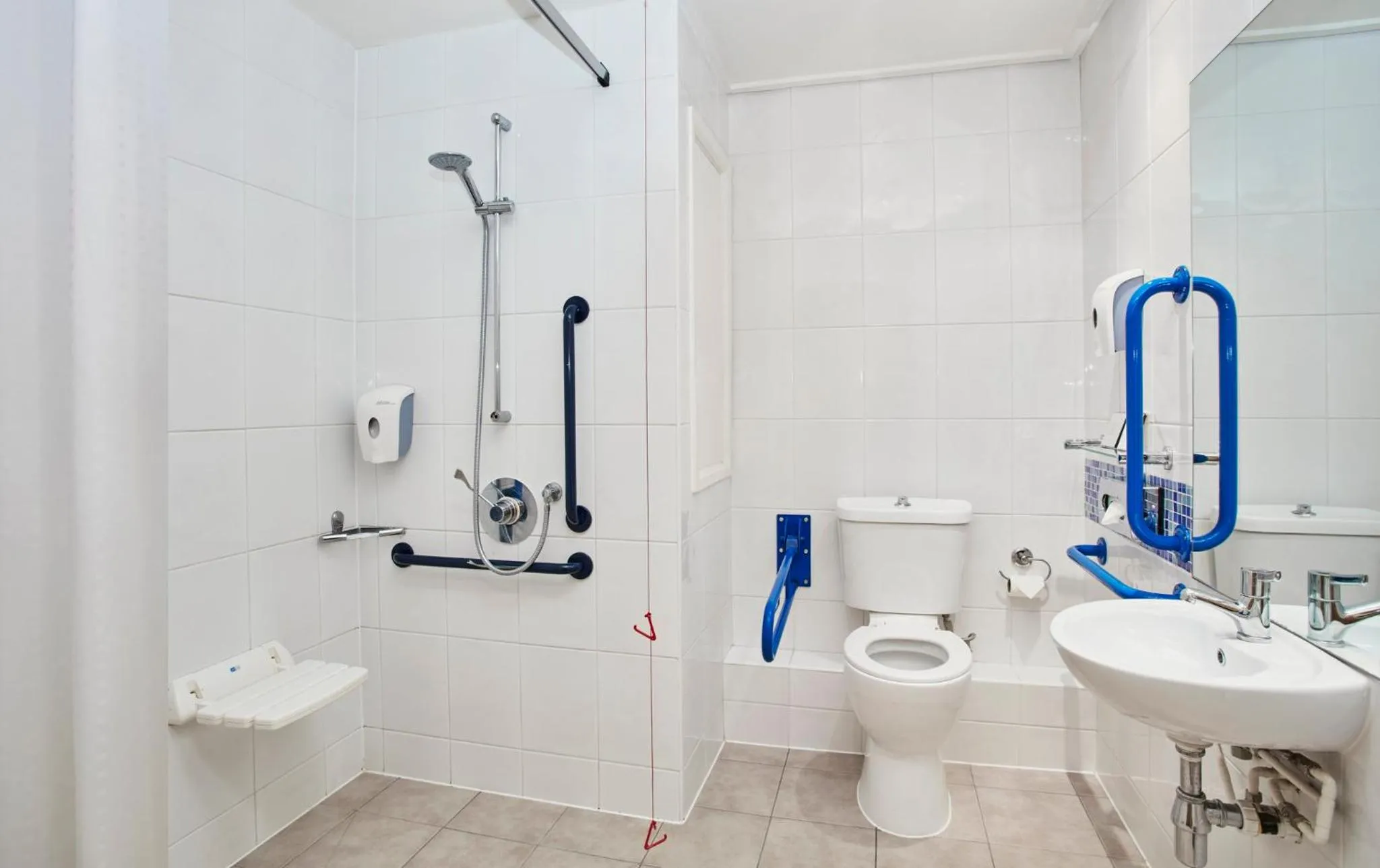 Bathroom in Holiday Inn Express London Victoria by IHG