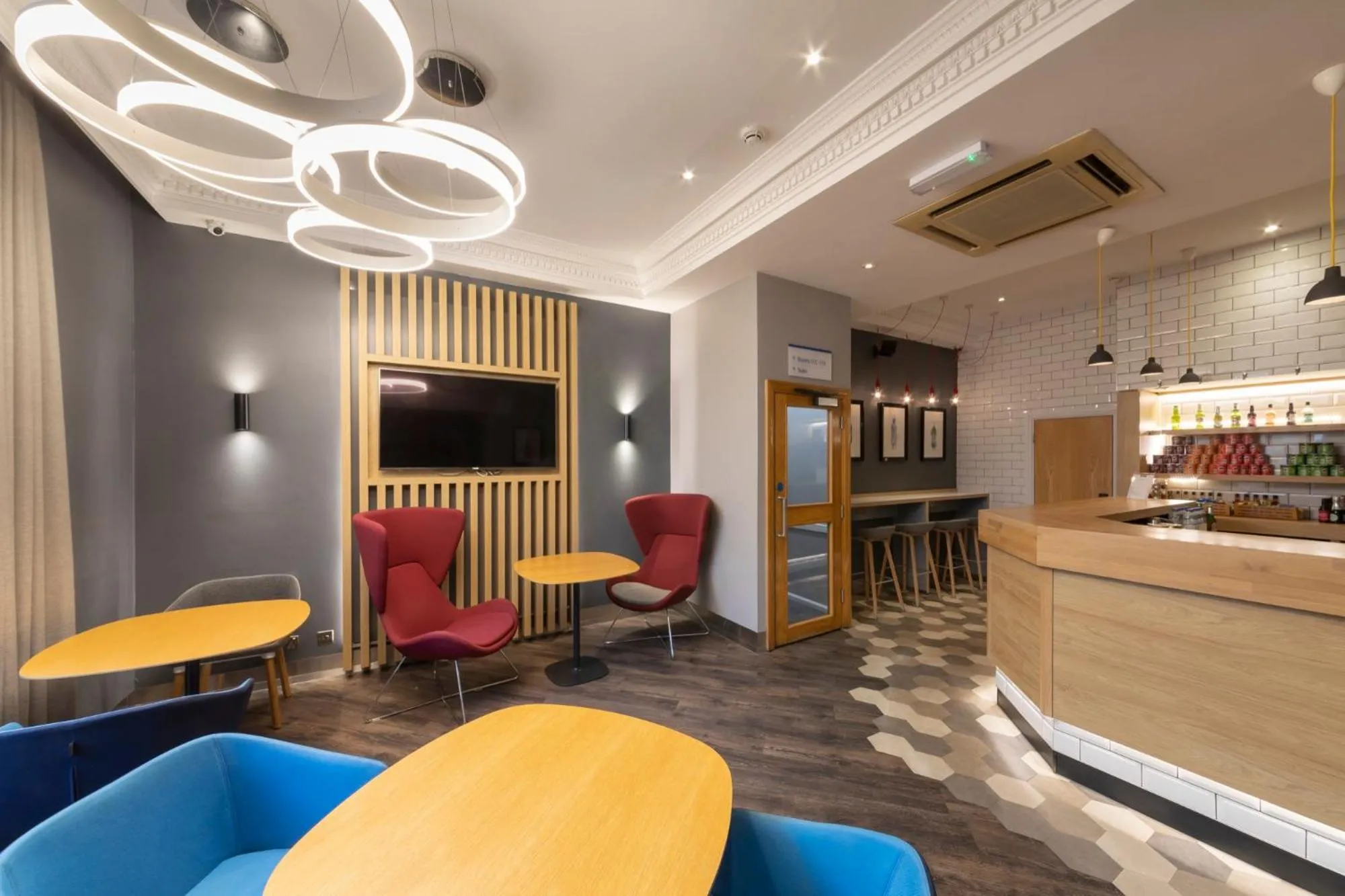 Property building in Holiday Inn Express London Victoria by IHG