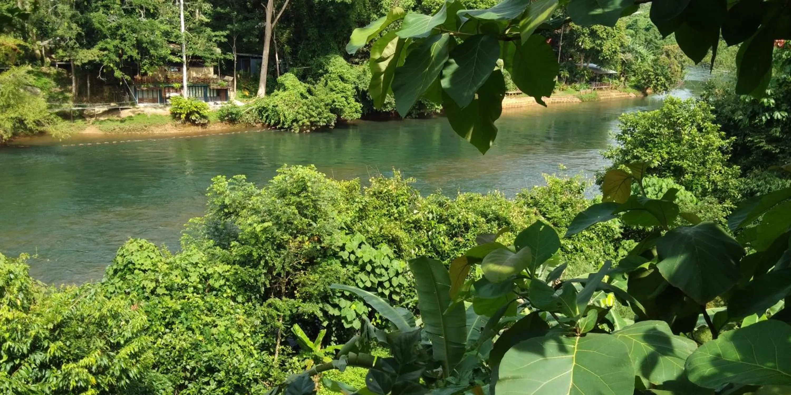 Hiking in Baandin Chiewlarn