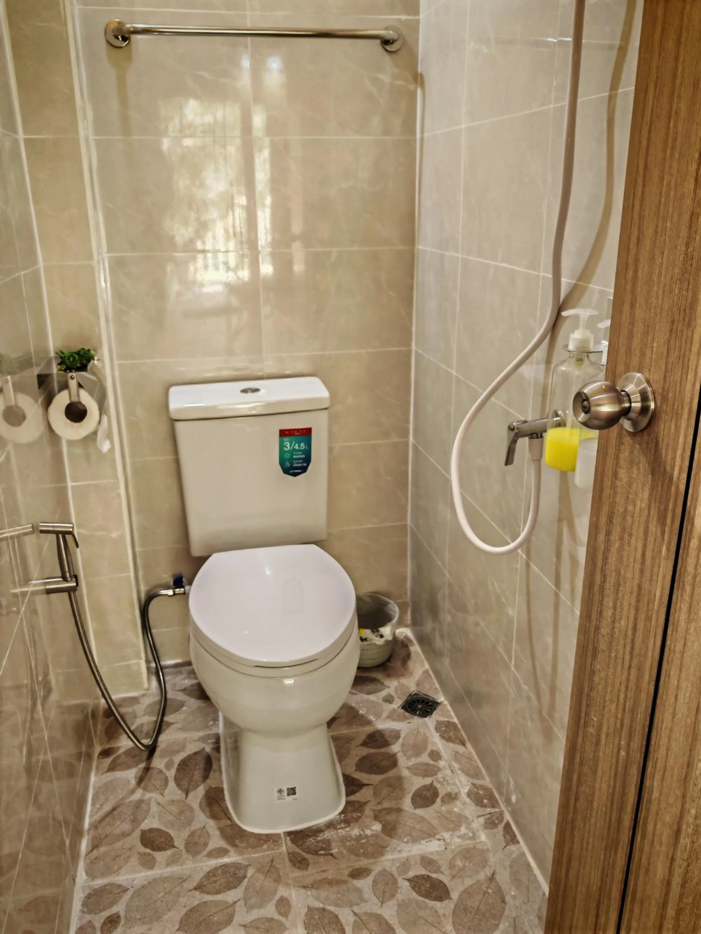 Shower in Baandin Chiewlarn