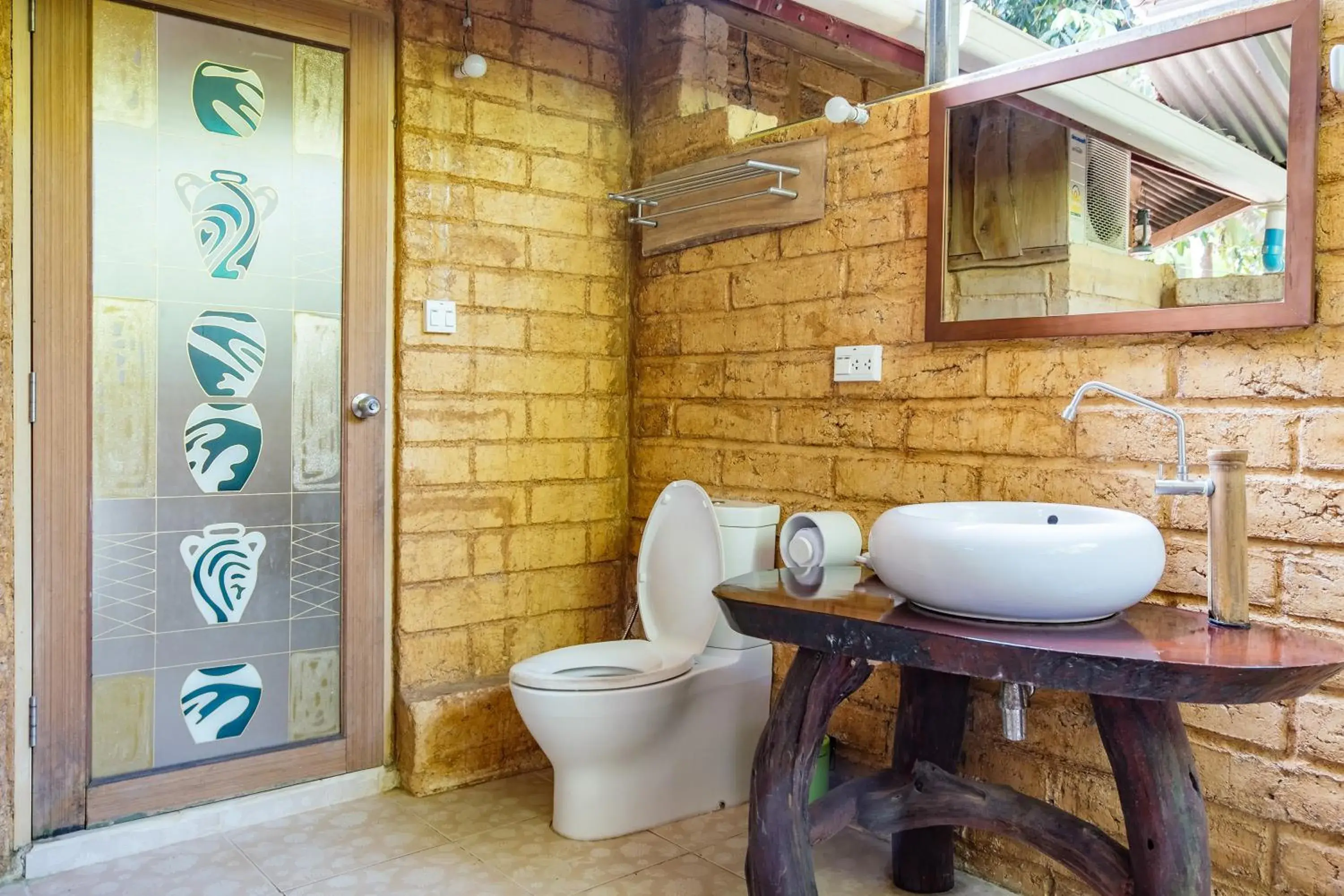 Toilet in Baandin Chiewlarn Toilet in Baandin Chiewlarn