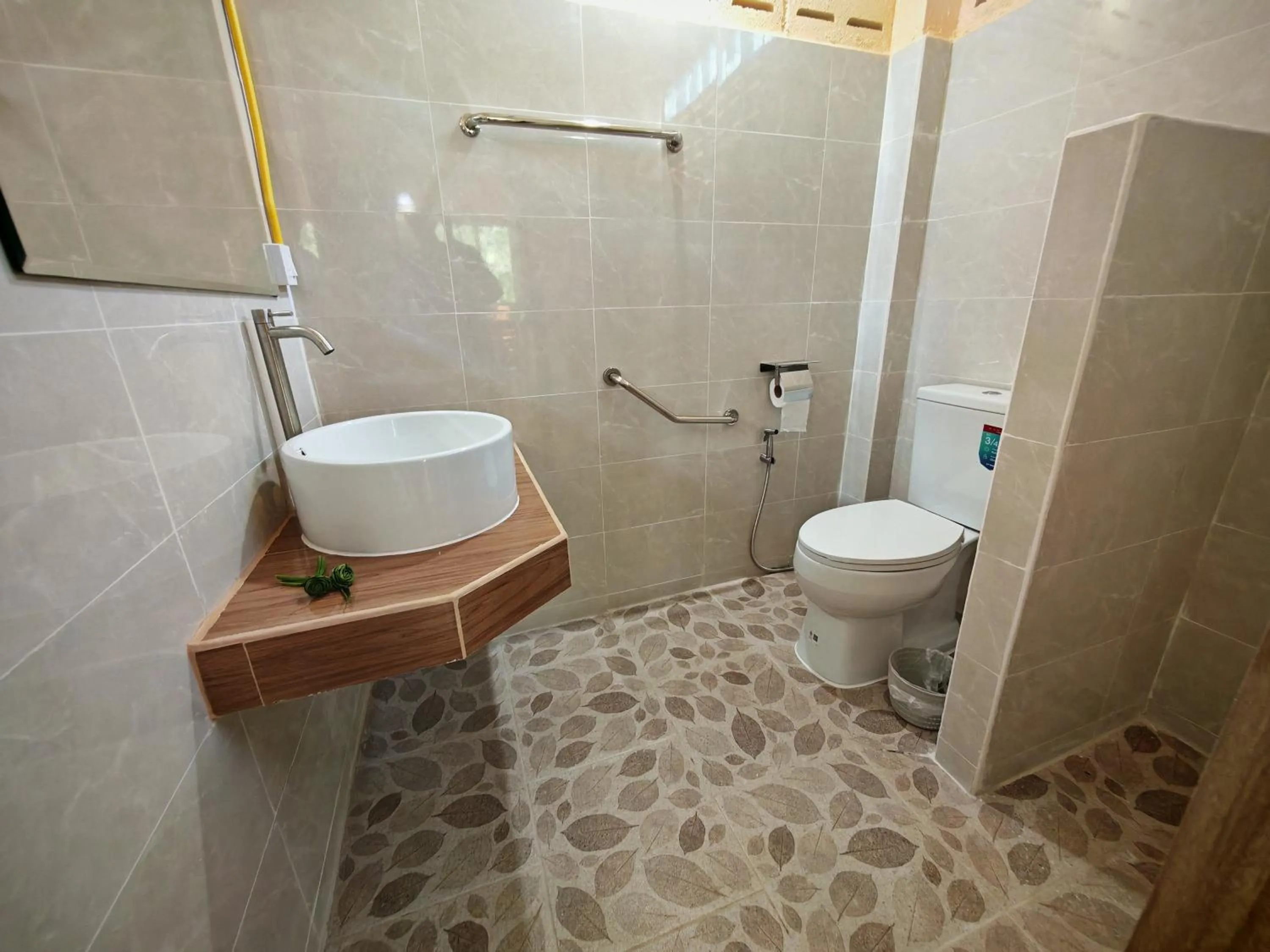 Toilet in Baandin Chiewlarn