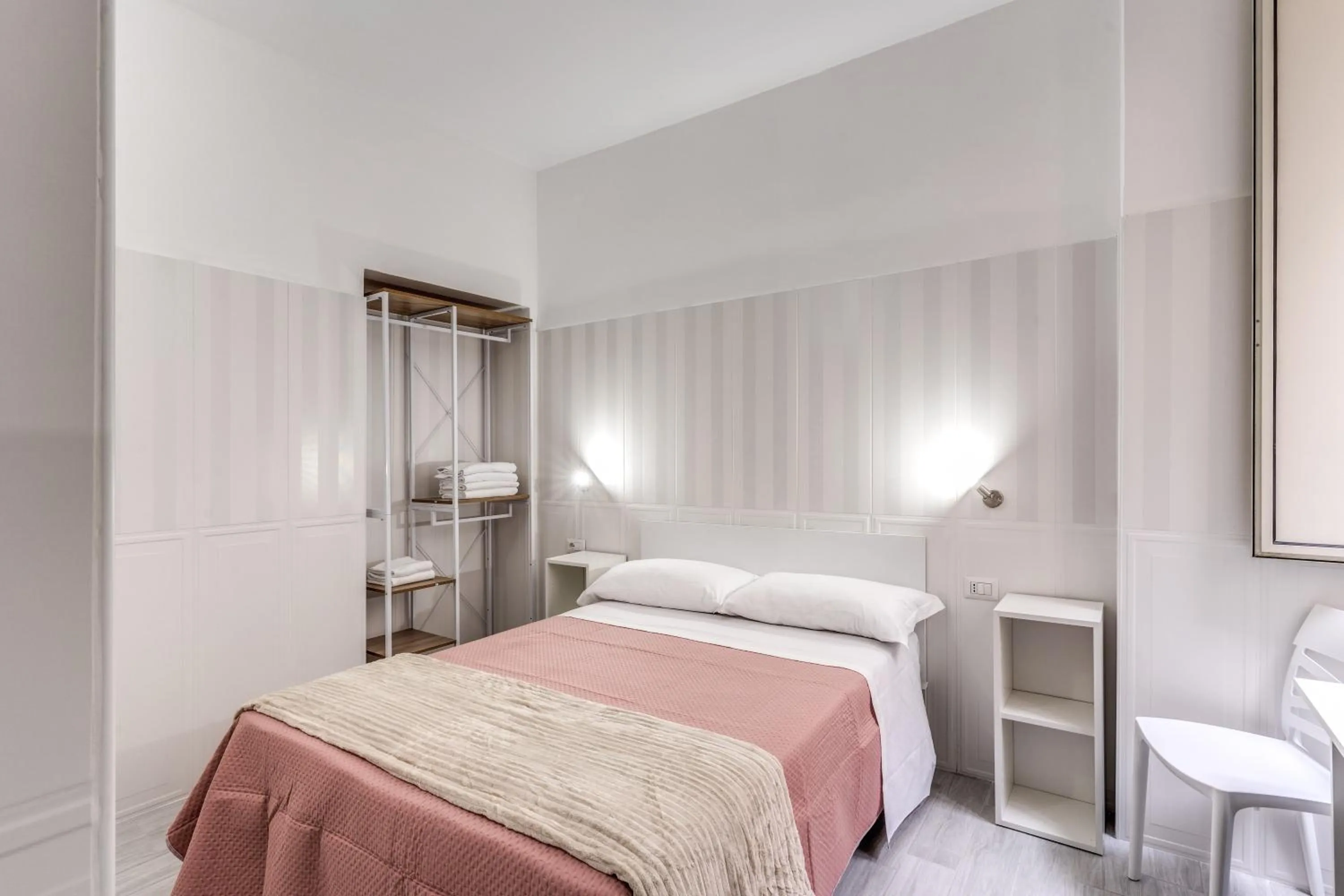 Bedroom, Bed in AltaDomus Roma