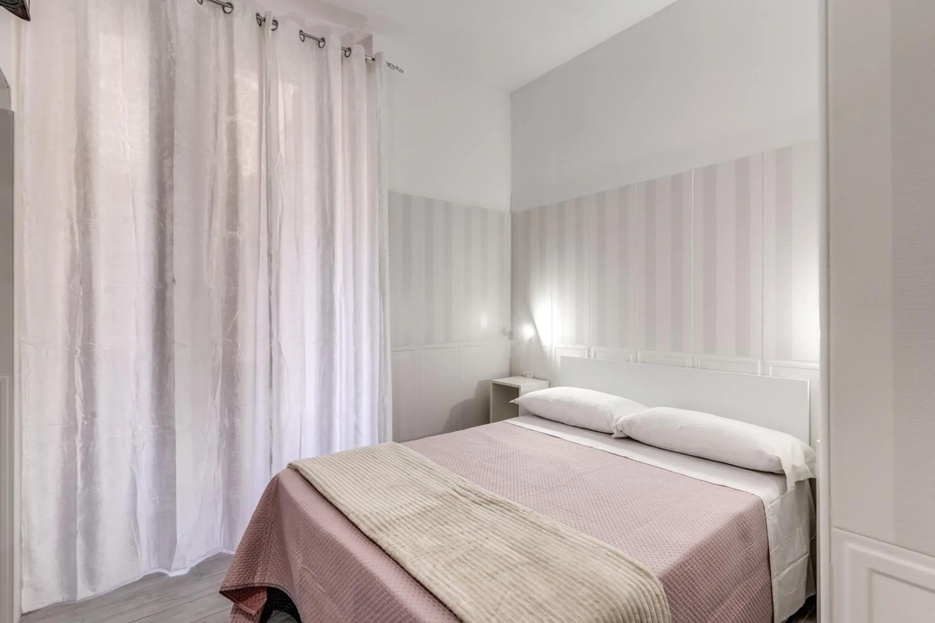 Triple Room in AltaDomus Roma Triple Room in AltaDomus Roma