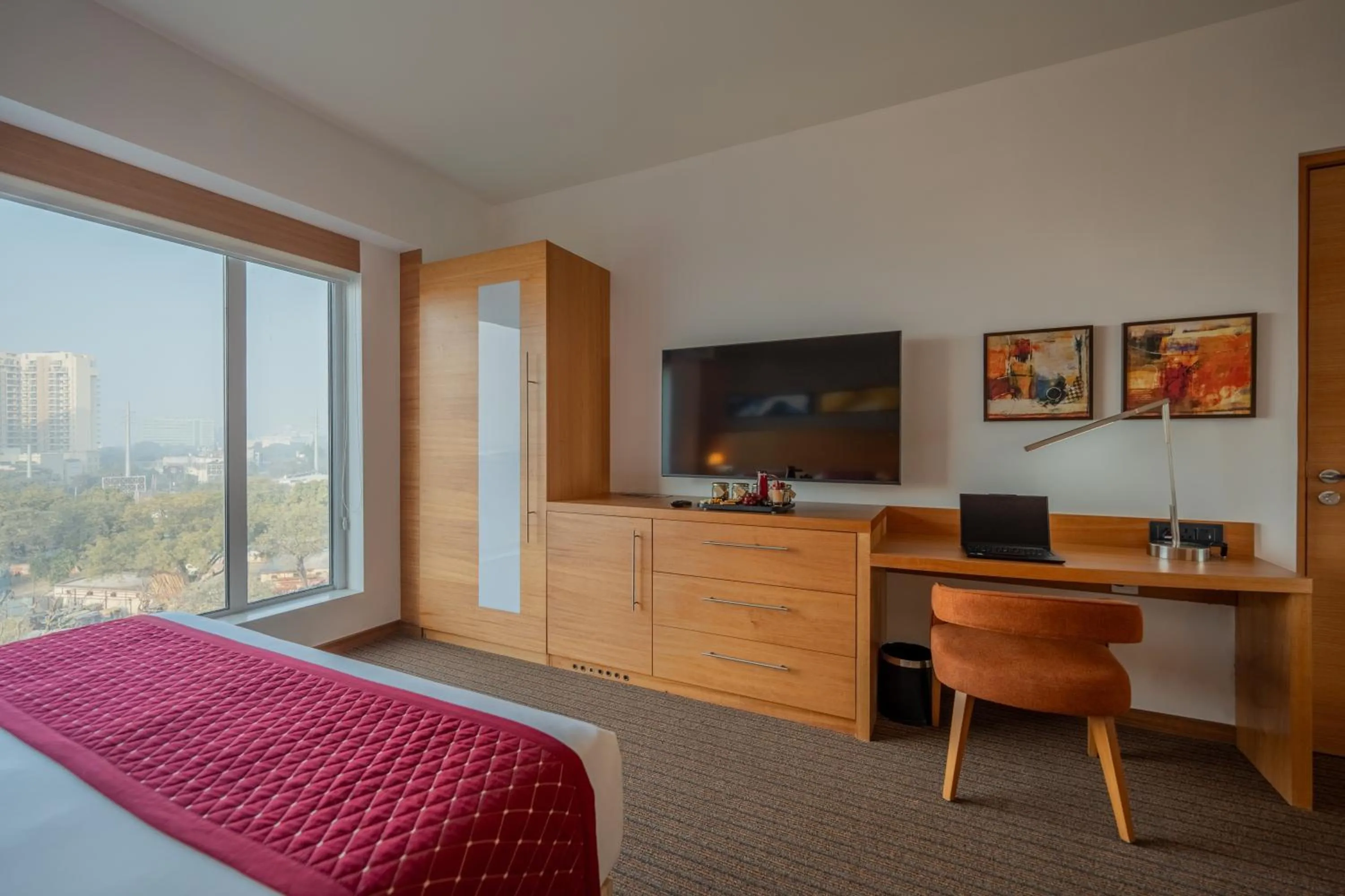 TV and multimedia, Bed in Hyatt Place Gurgaon Udyog Vihar