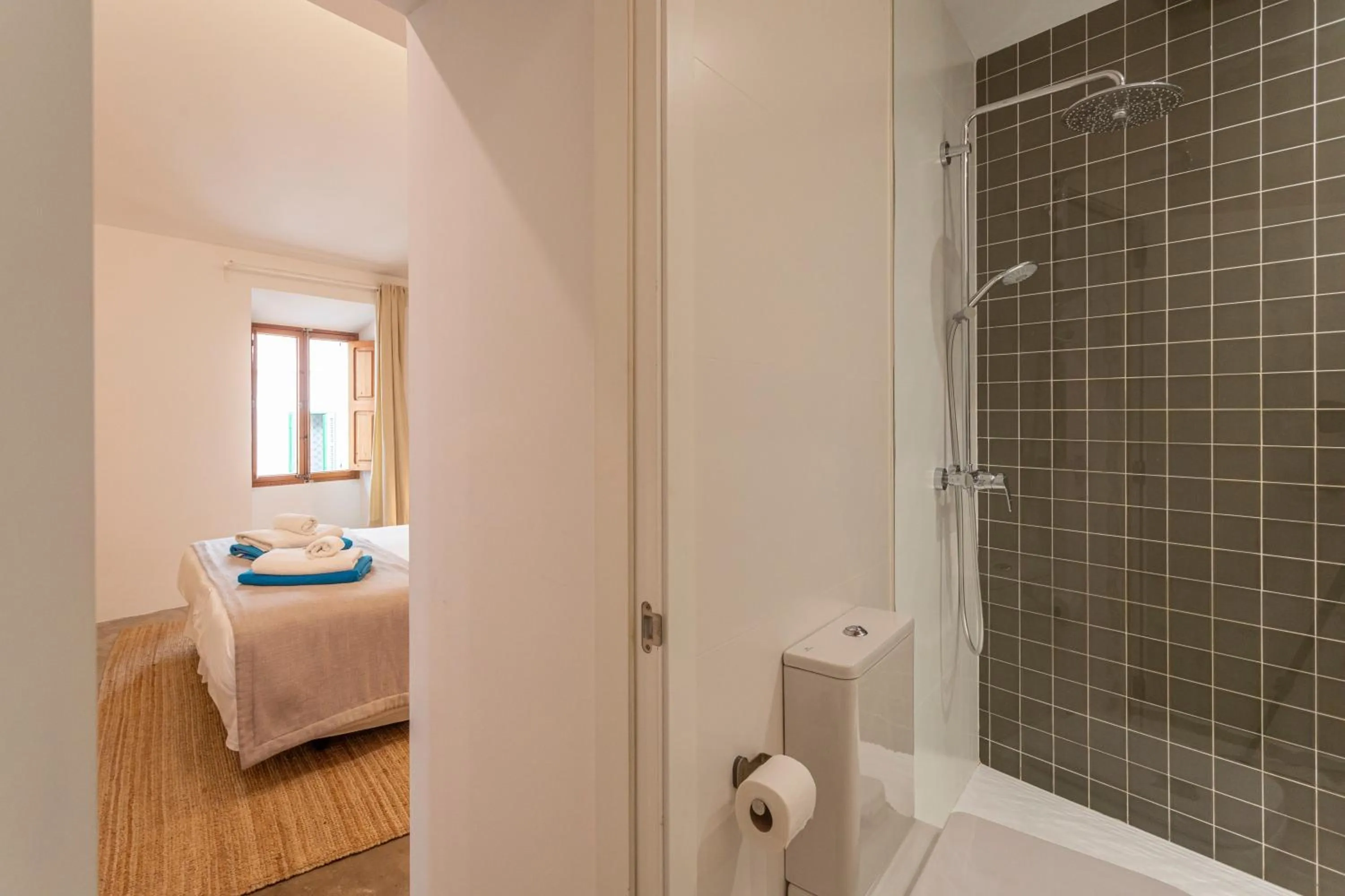 Bathroom, Bed in Can Cota Boutique - Turismo de interior