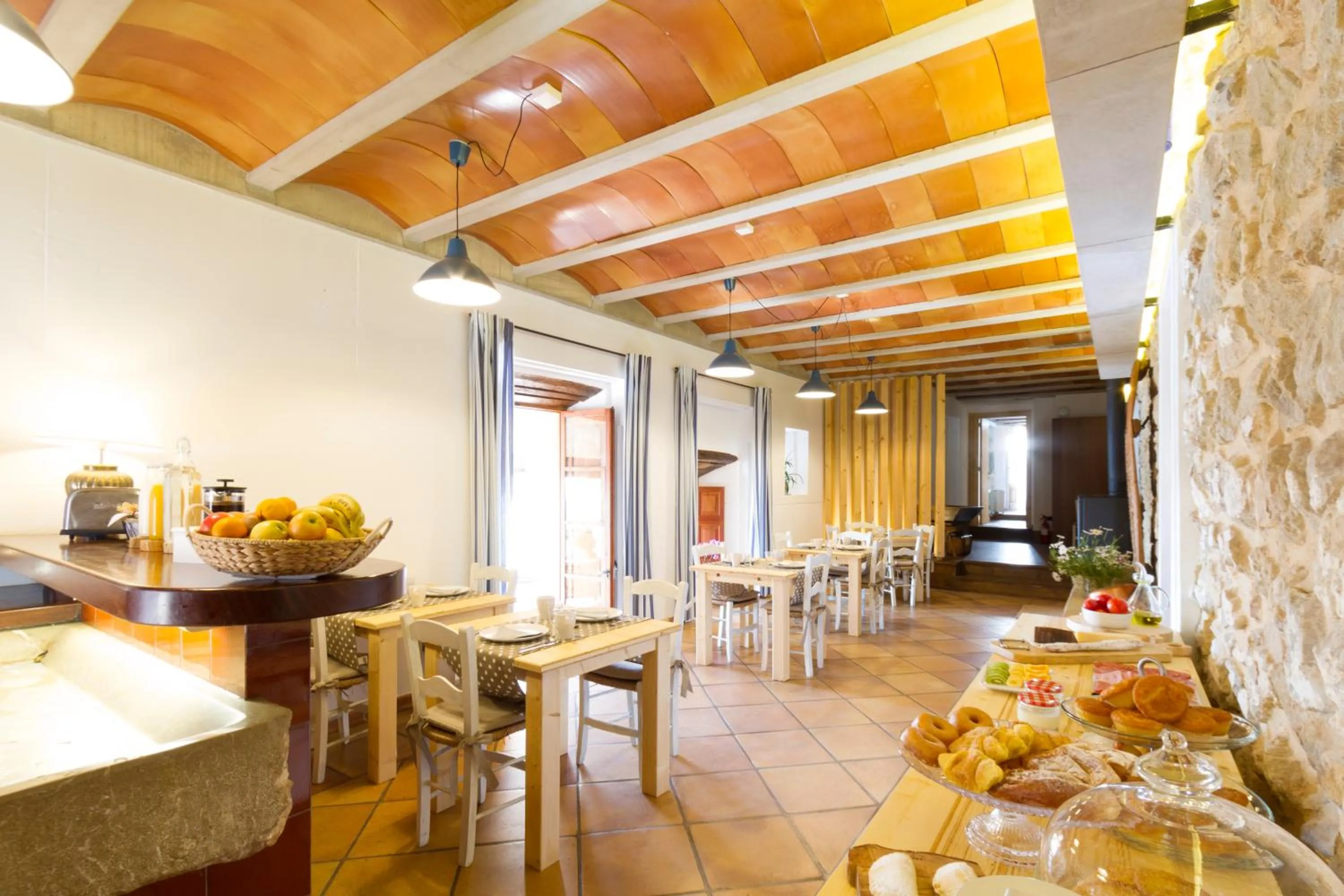 Restaurant/places to eat in Can Cota Boutique - Turismo de interior