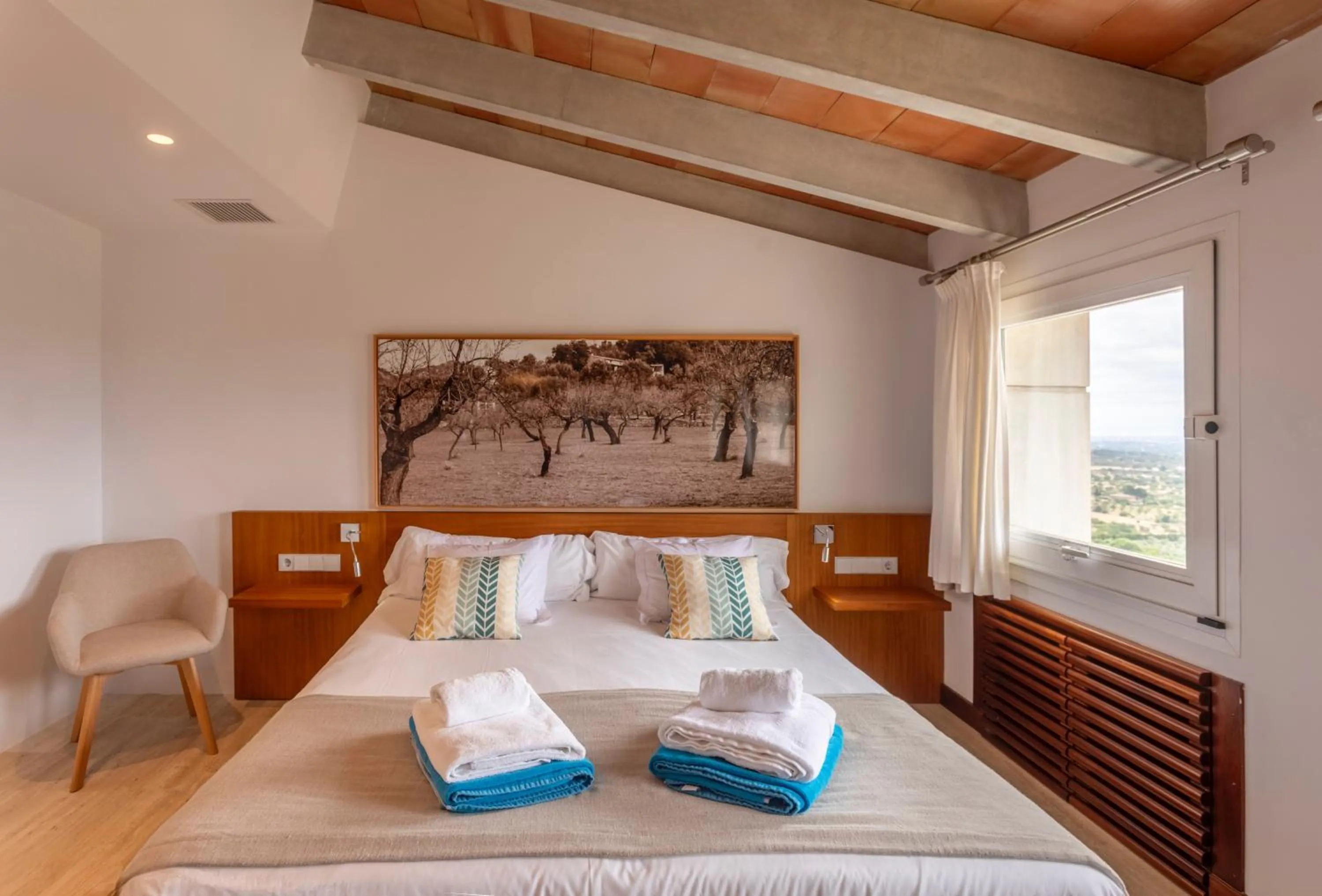 Garden view, Bed in Can Cota Boutique - Turismo de interior