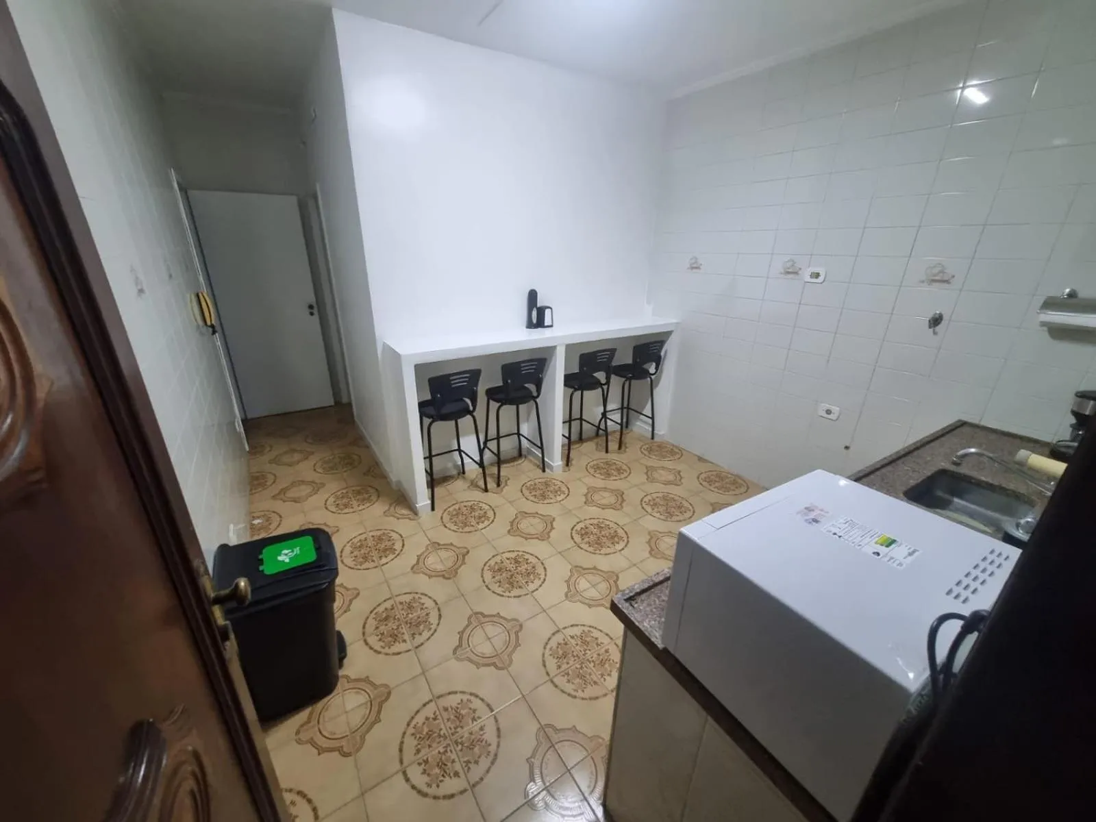 Kitchen or kitchenette in Villa Fátima Hostel GRU
