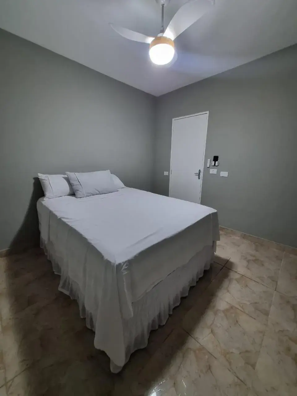 Double Room with Shared Toilet in Villa Fátima Hostel GRU Double Room with Shared Toilet in Villa Fátima Hostel GRU