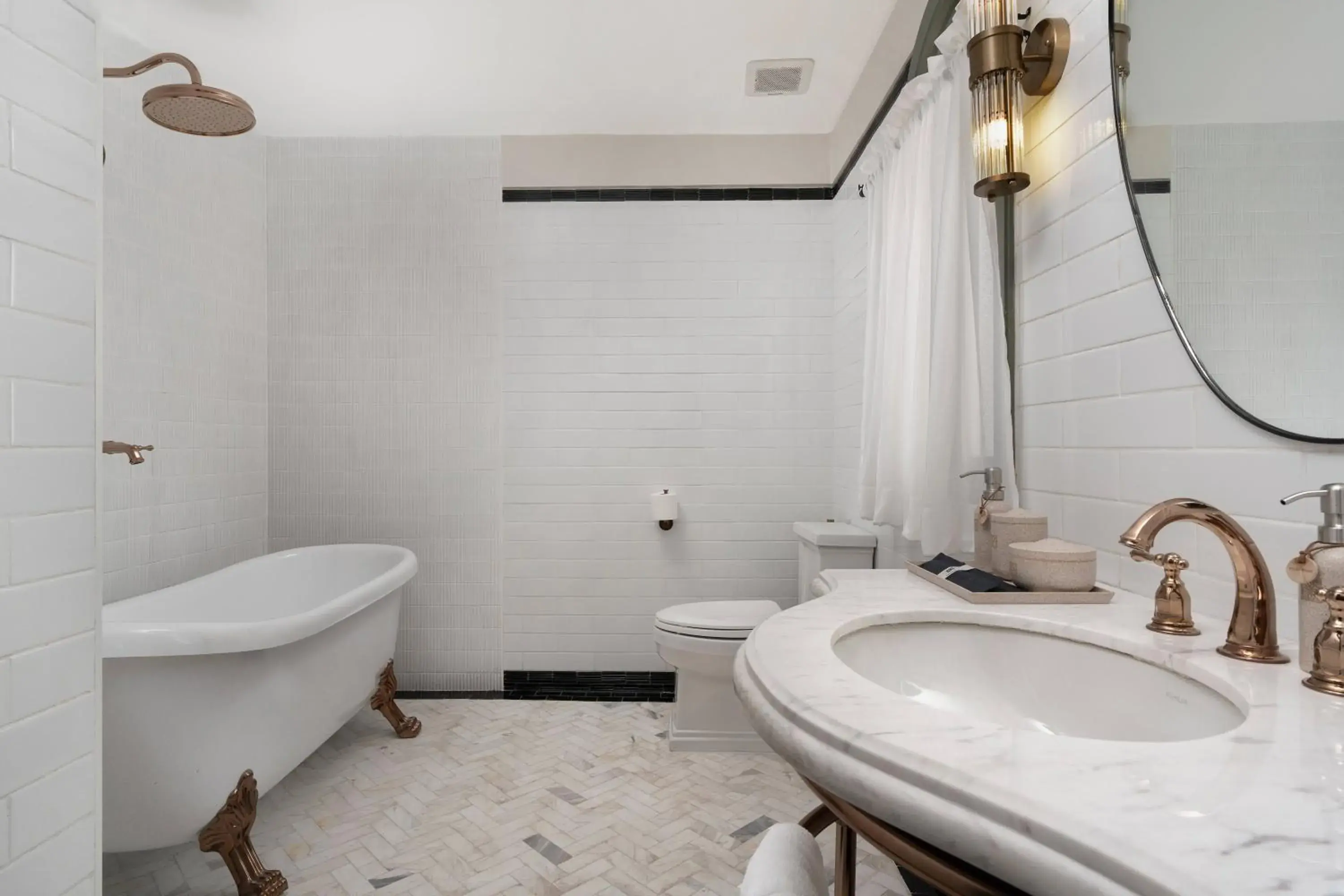 Bathroom in Souphattra Heritage Vientiane Bathroom in Souphattra Heritage Vientiane