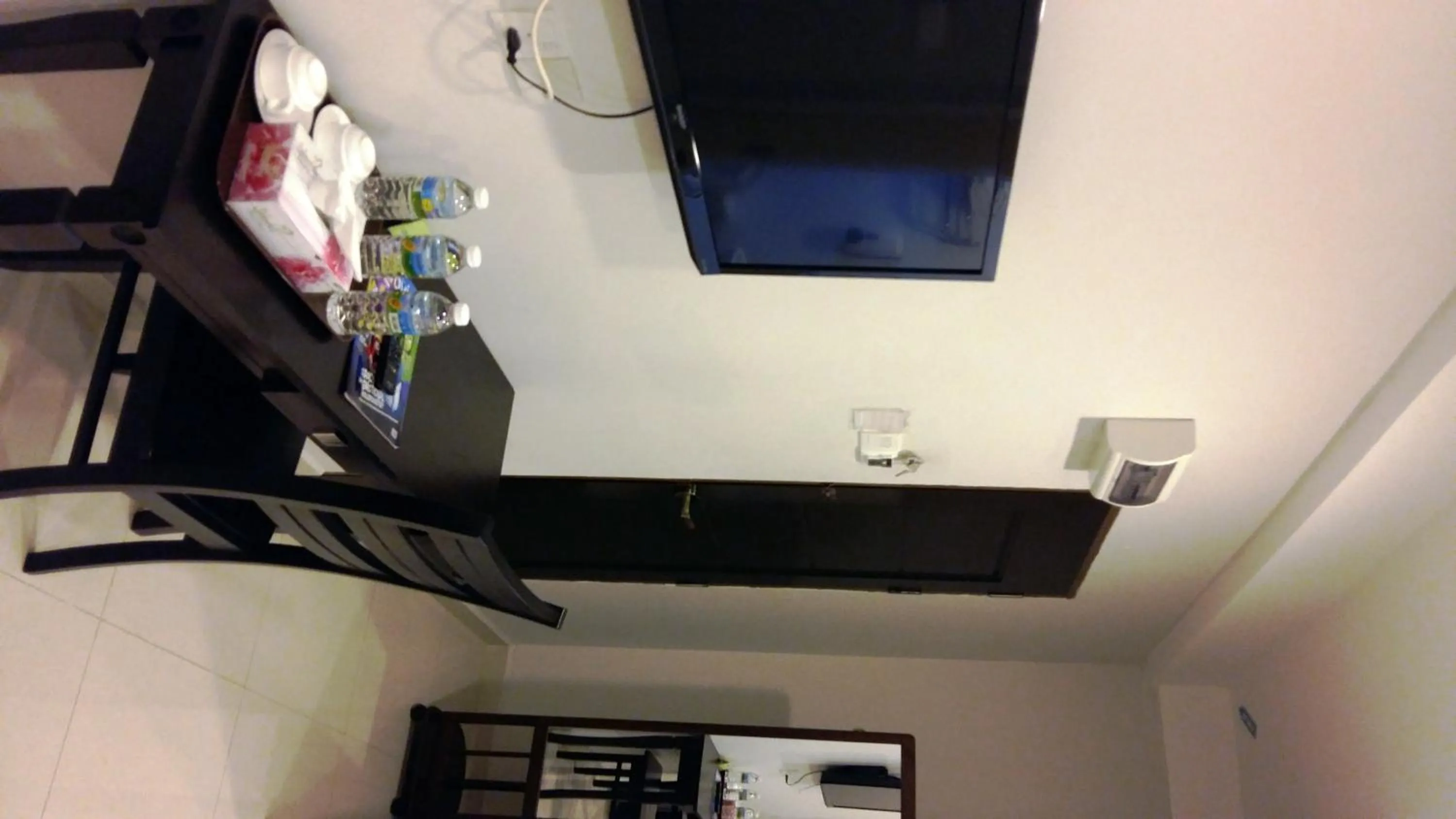 TV and multimedia in KT Chinatown Lodge