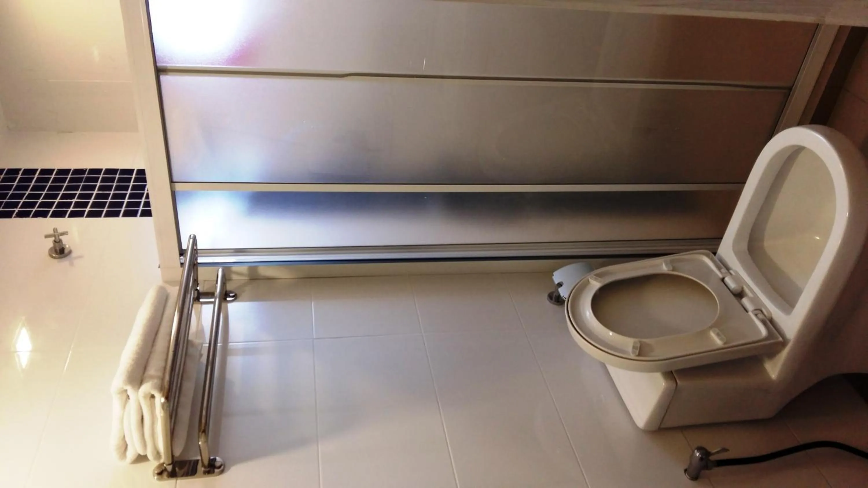 Bathroom in KT Chinatown Lodge