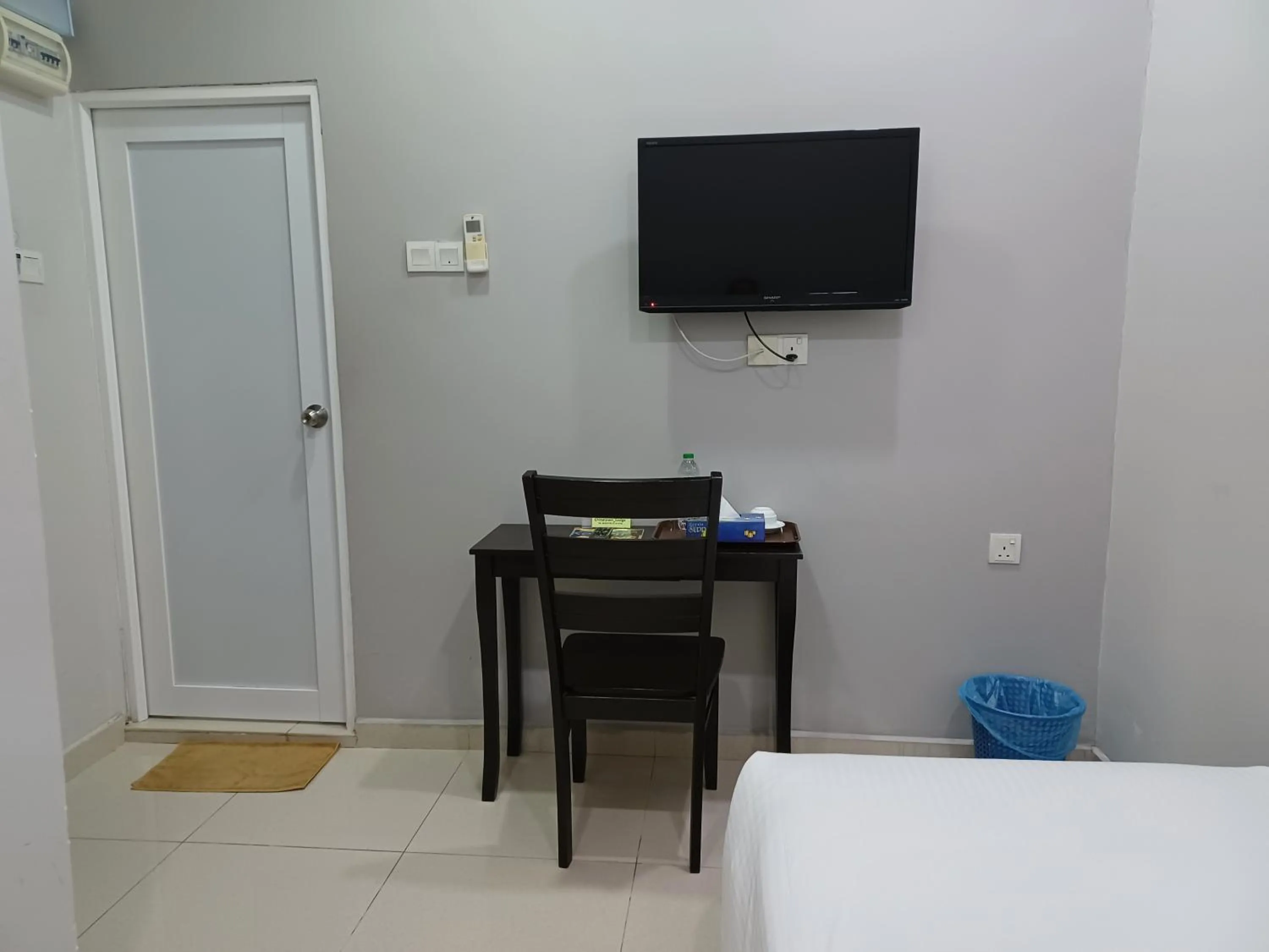 TV and multimedia in KT Chinatown Lodge