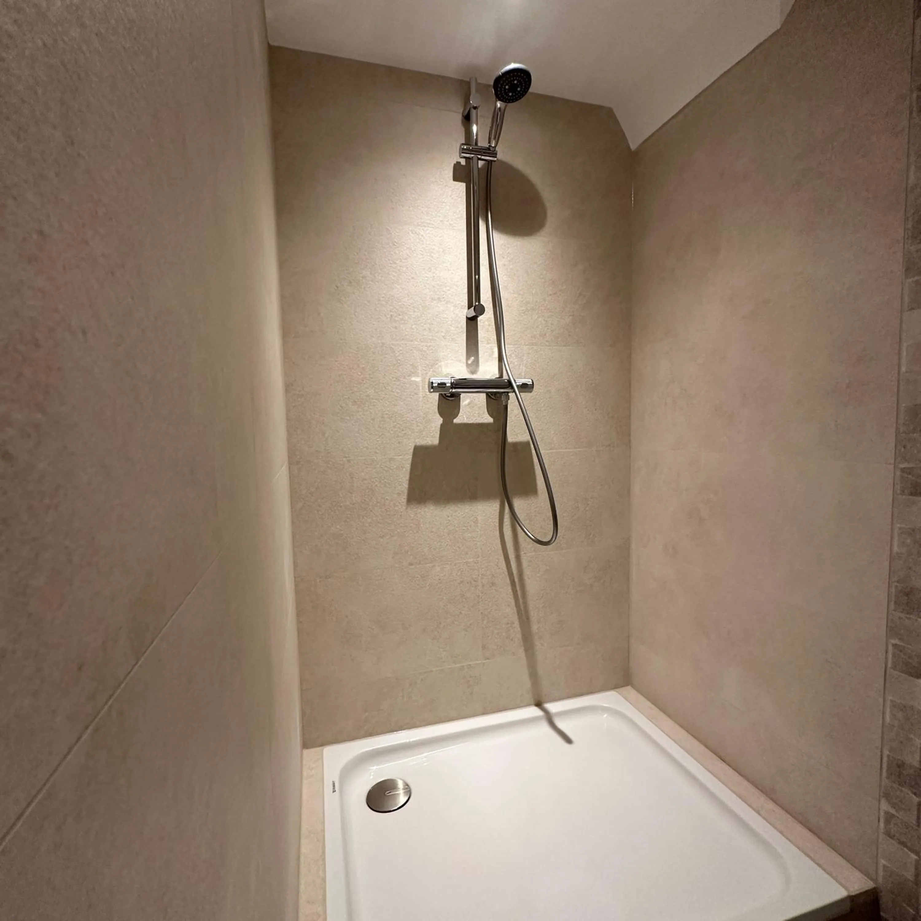 Shower in Hotel Grand Canal