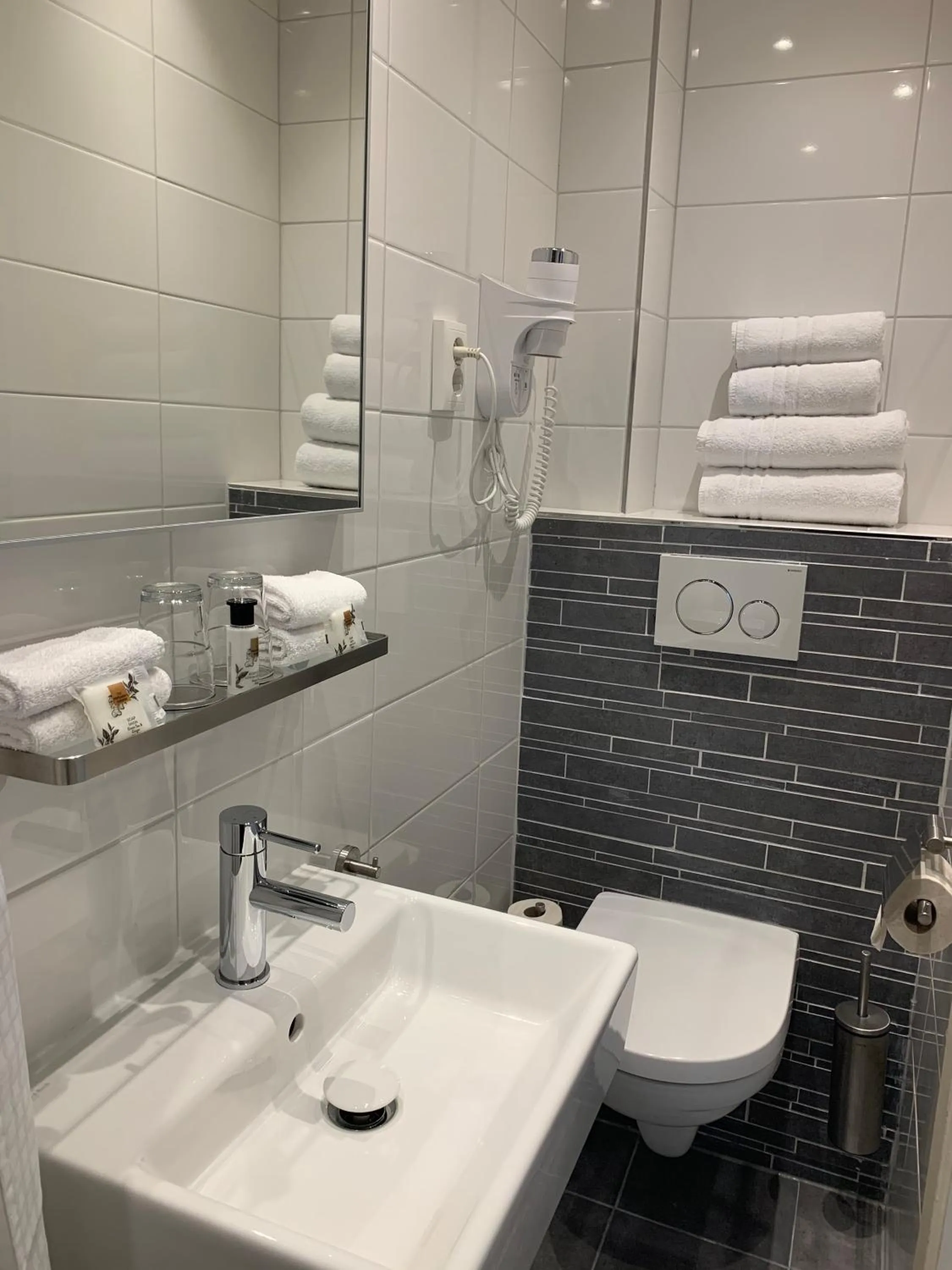 Toilet in Hotel Grand Canal